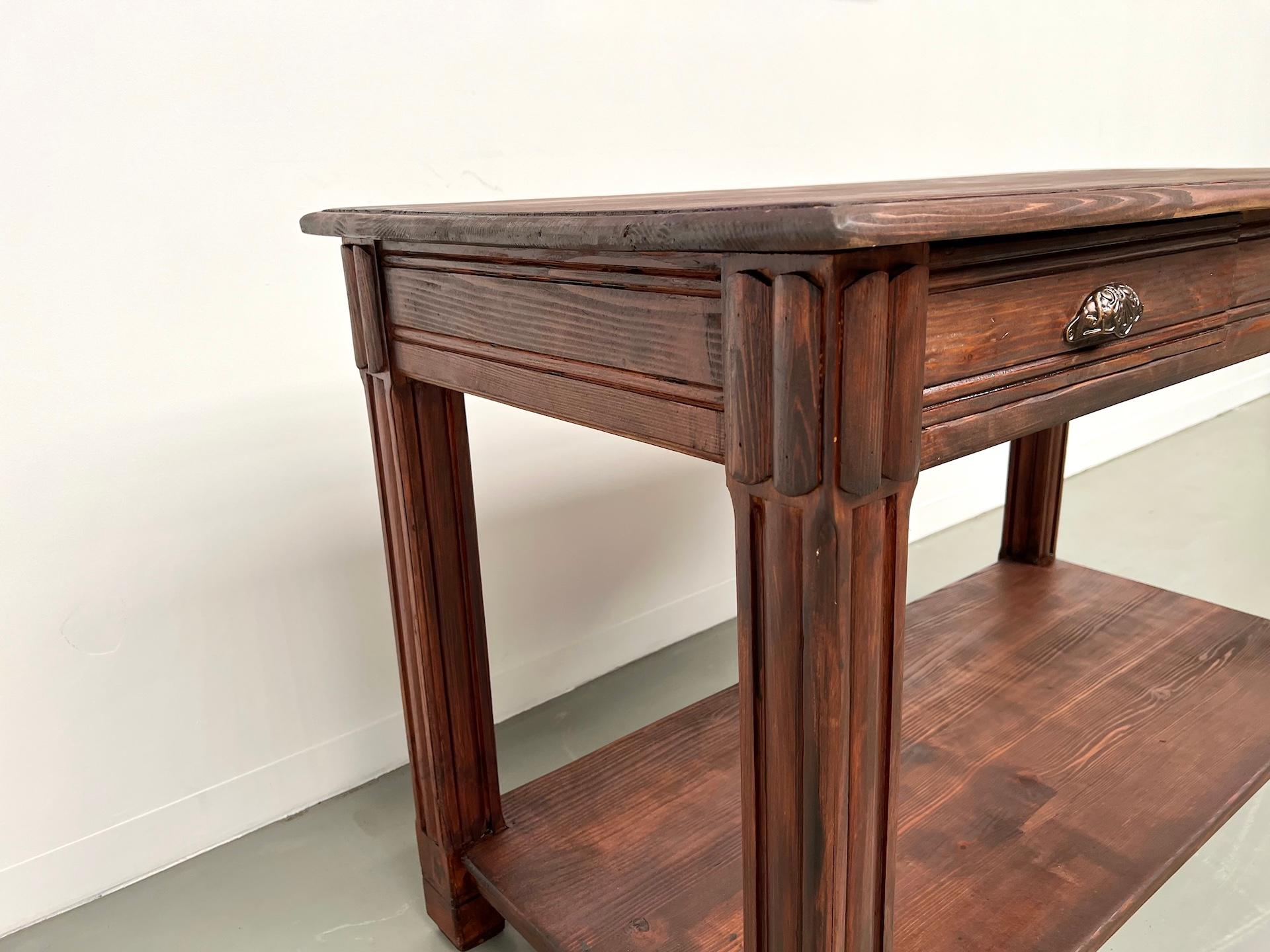 French Small pine drapery table from the 1950s For Sale 14