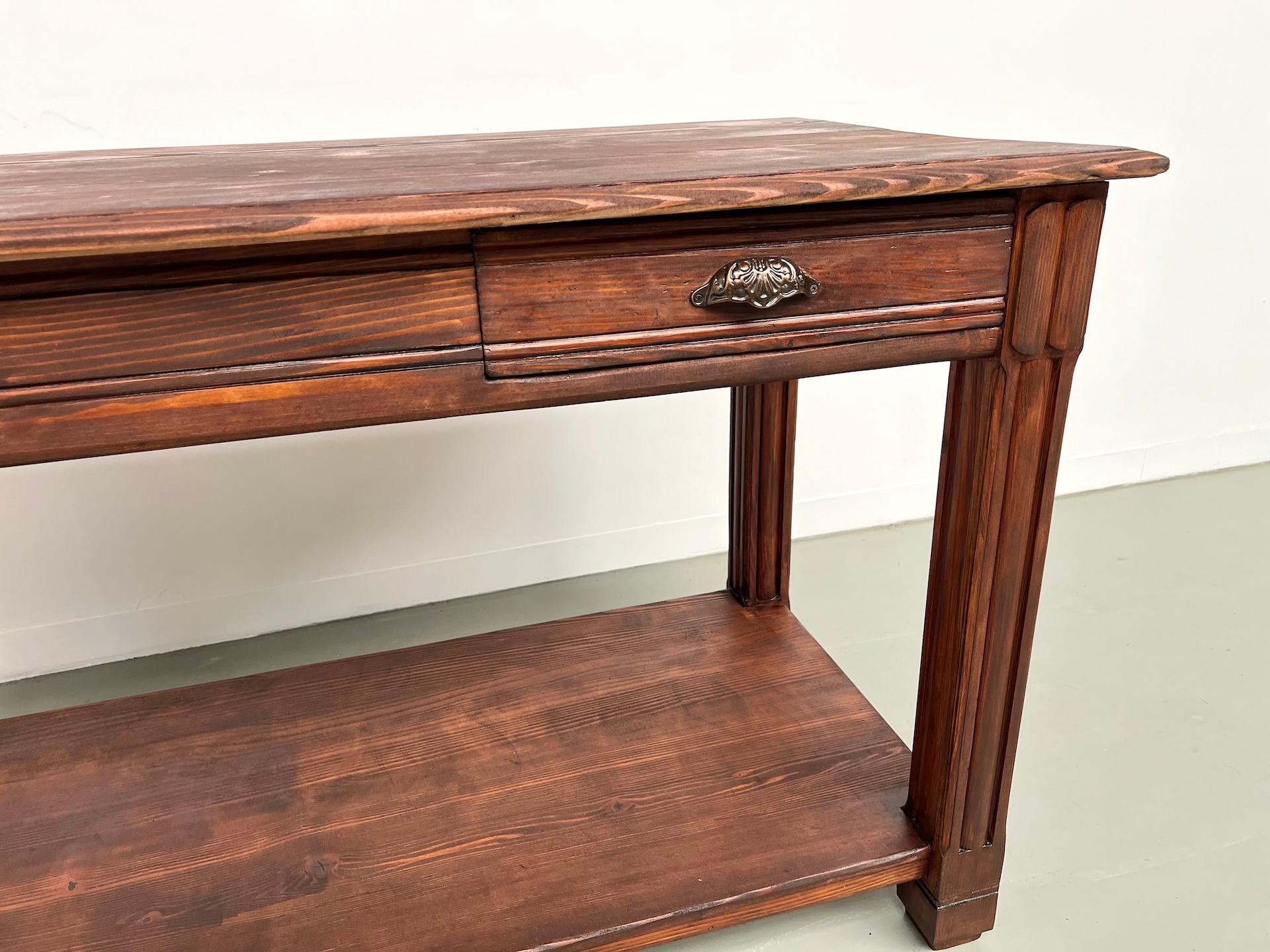 French Small pine drapery table from the 1950s For Sale 3