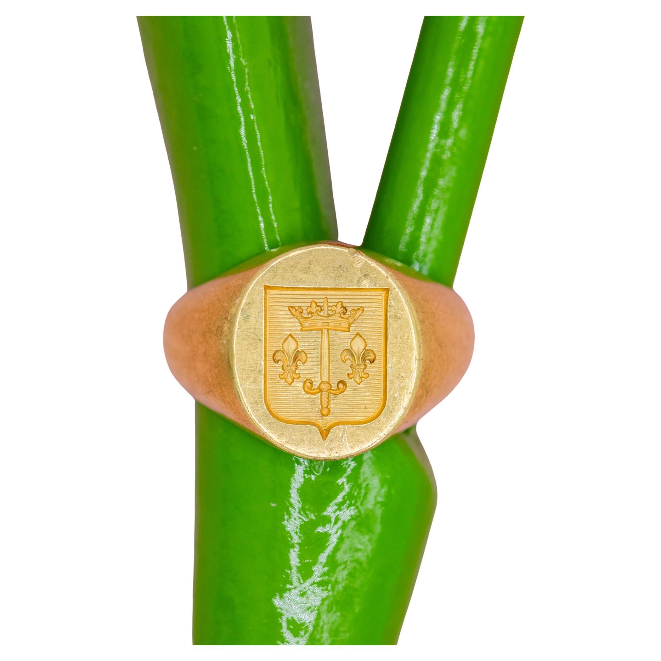 French small pinky signet ring - 18 K solid yellow gold Intaglio gentlemen ring
