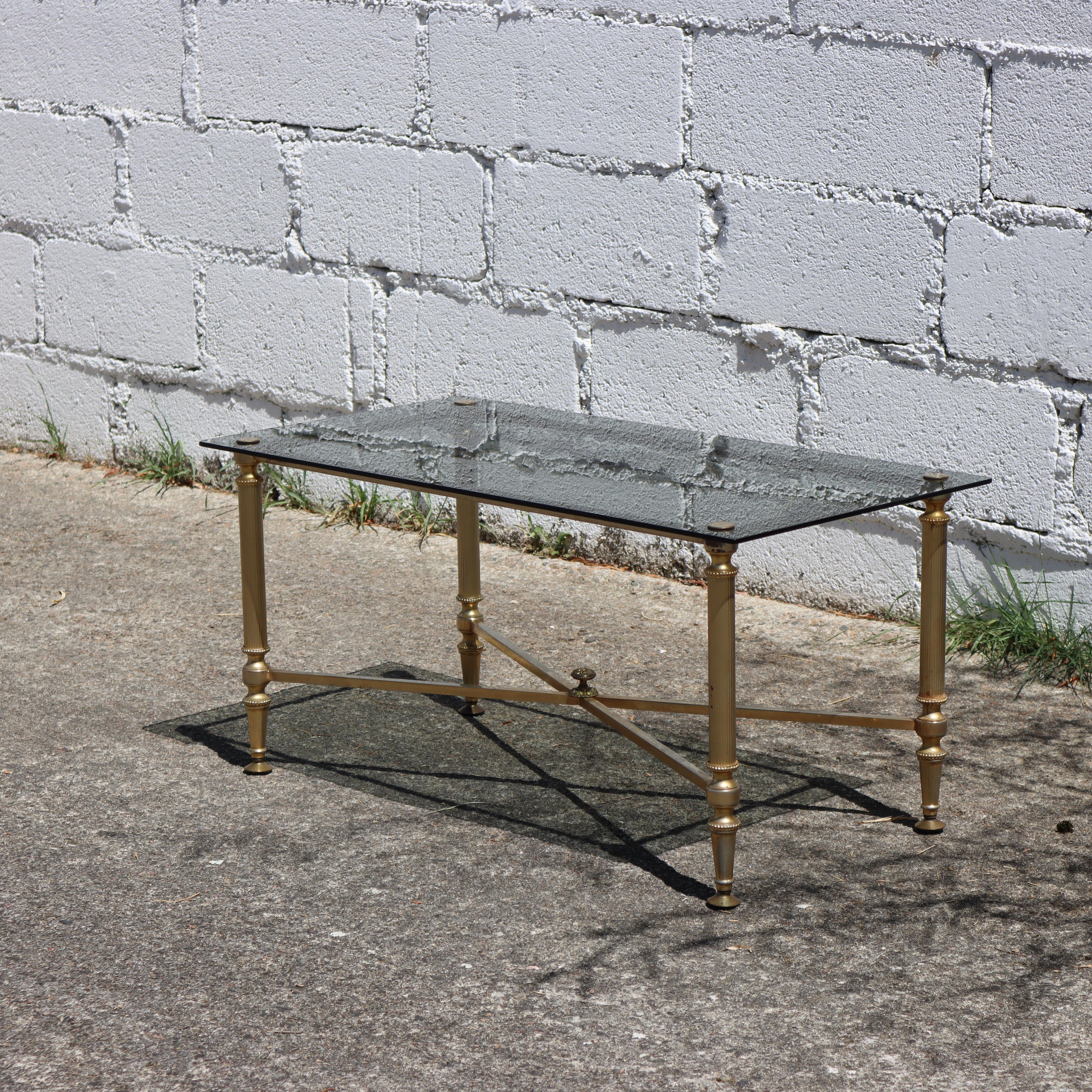 Metallo Tavolino da caffè francese in vetro fumé e ottone - Tavolino da salotto - Stile Regency - Anni '80 in vendita