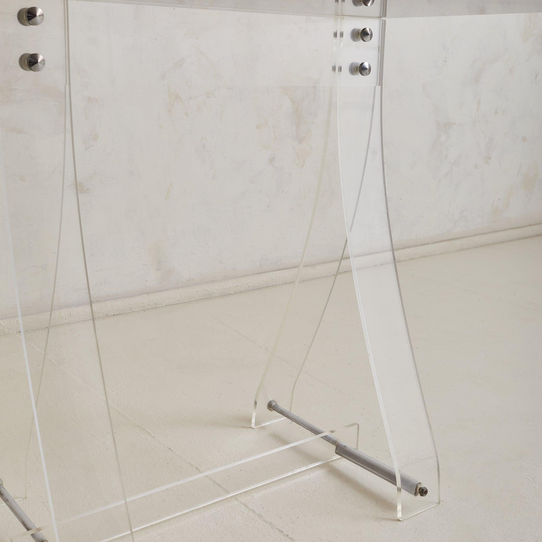 Fine XX secolo Scrivania o console francese in vetro fumé e plexiglass di Marcello Gacita in vendita
