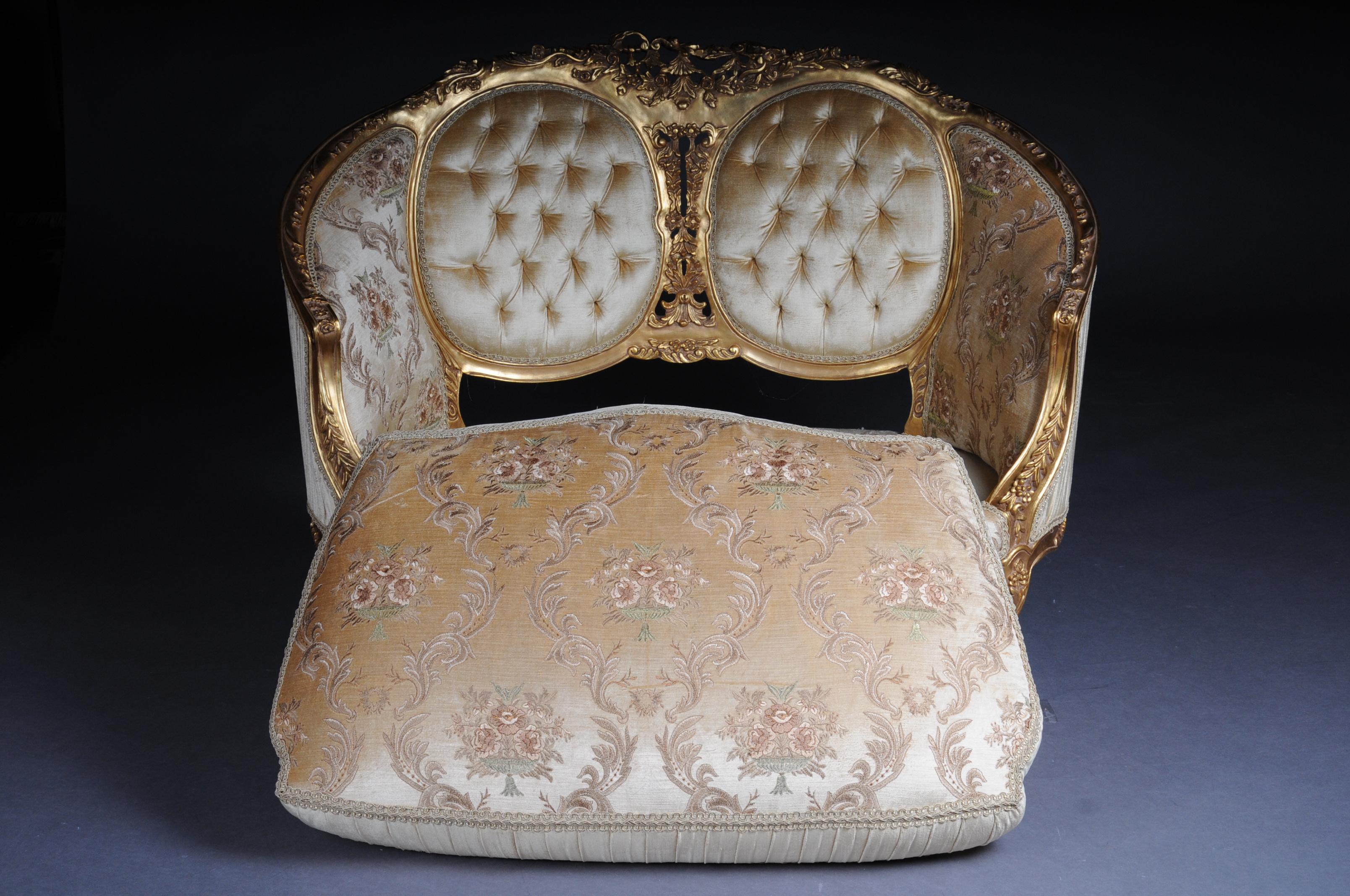 French Sofa, Canapé, Couch in Rococo or Louis XV Style (Handgeschnitzt)