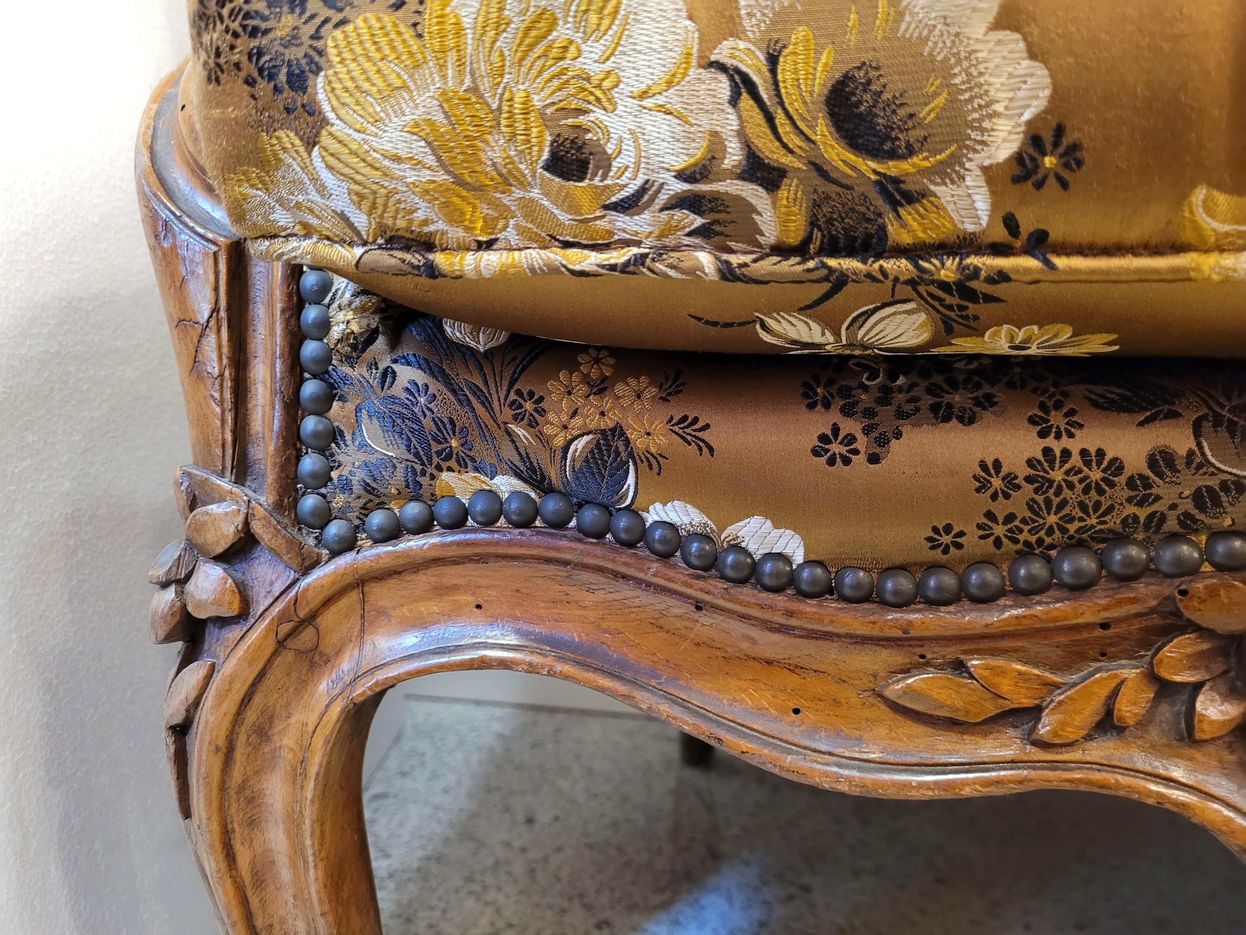 Late 18th Century French Sofa -Canape Luis xv Gold Colour, Wood and Floral Silk