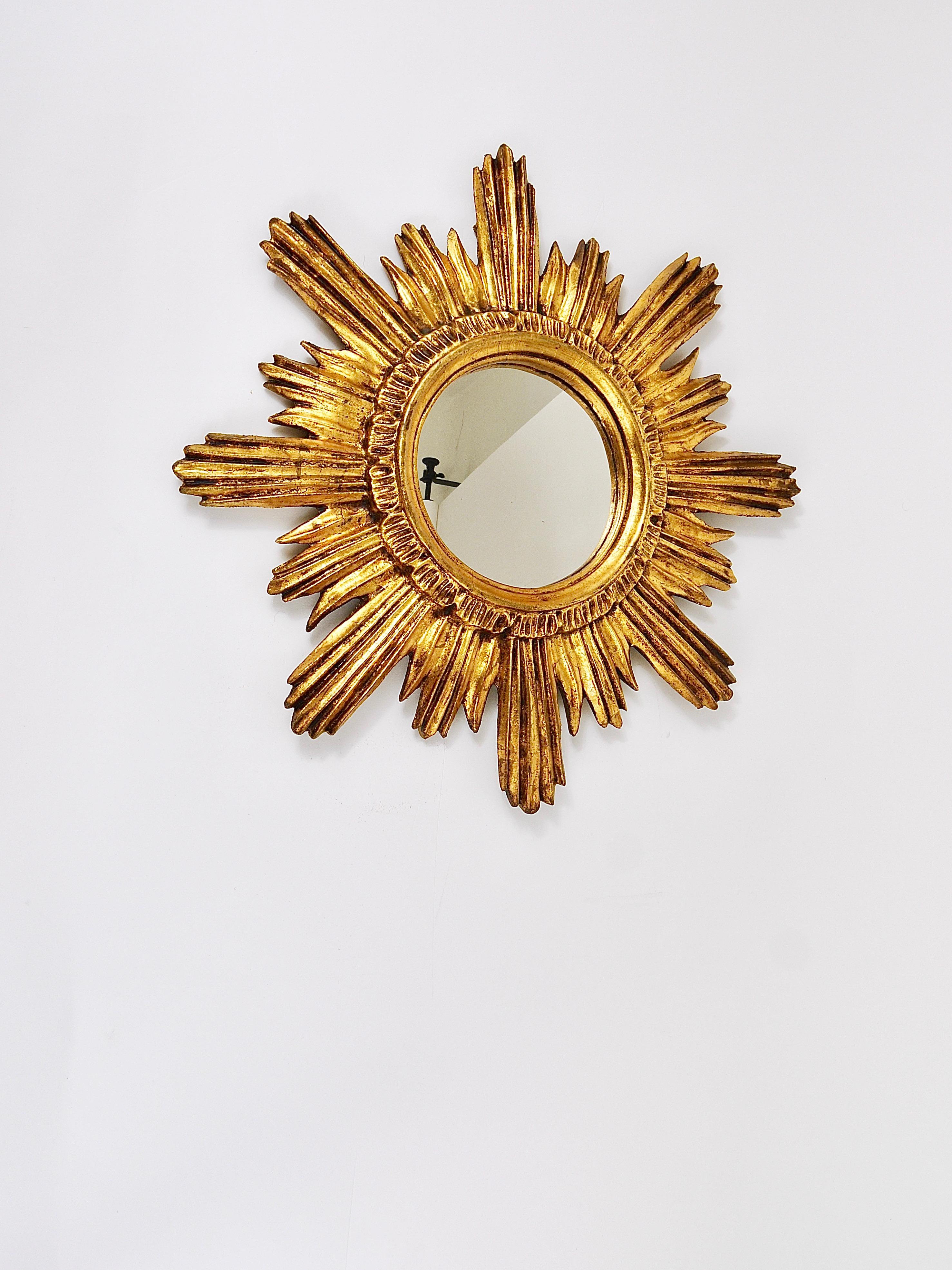 French Soleil Gilt Sunburst Starburst Wall Mirror, Hollywood Regency, 1950s 7