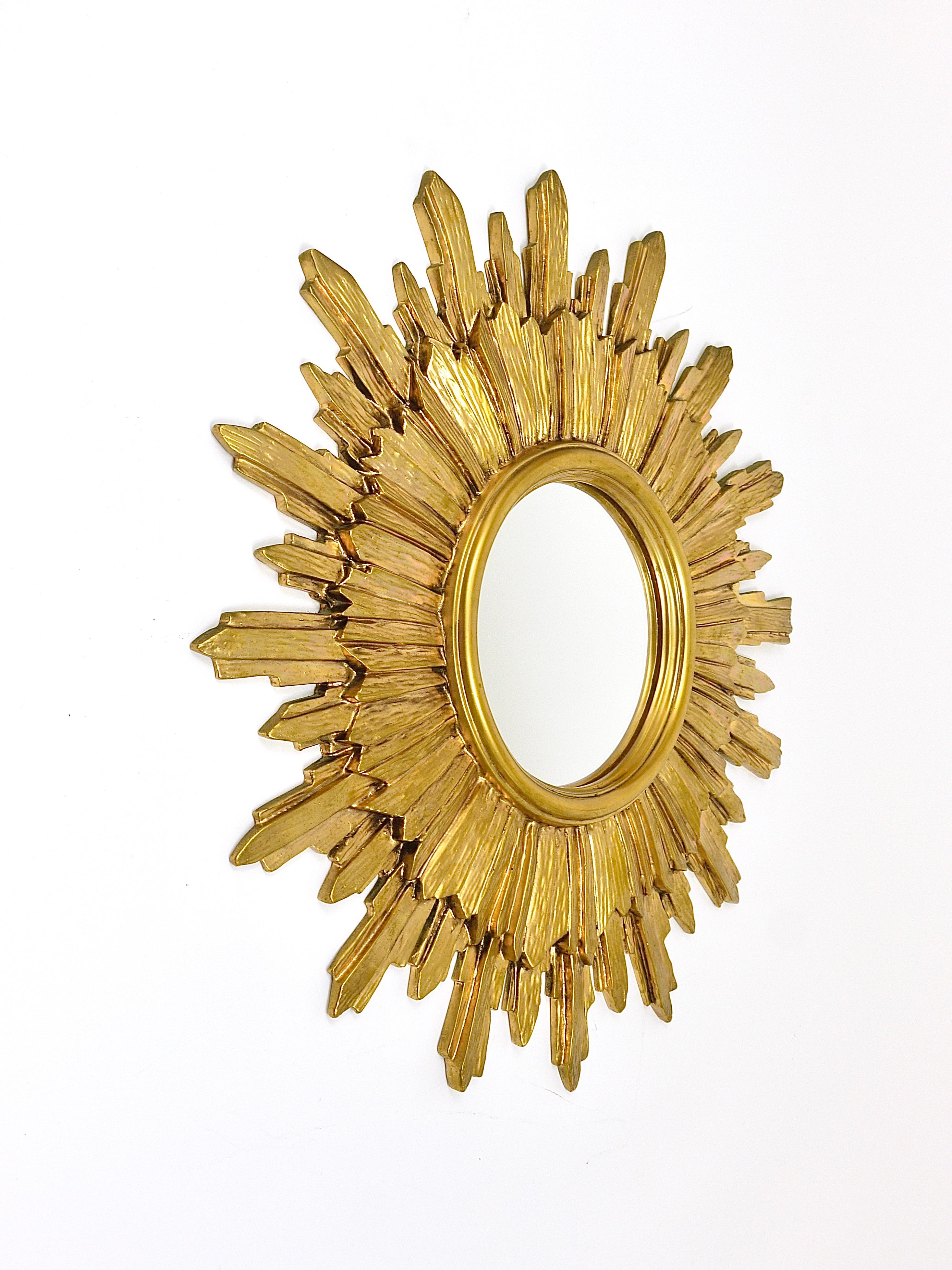 French Soleil Gilt Sunburst Starburst Wall Mirror, Hollywood Regency, 1960s In Good Condition For Sale In Vienna, AT