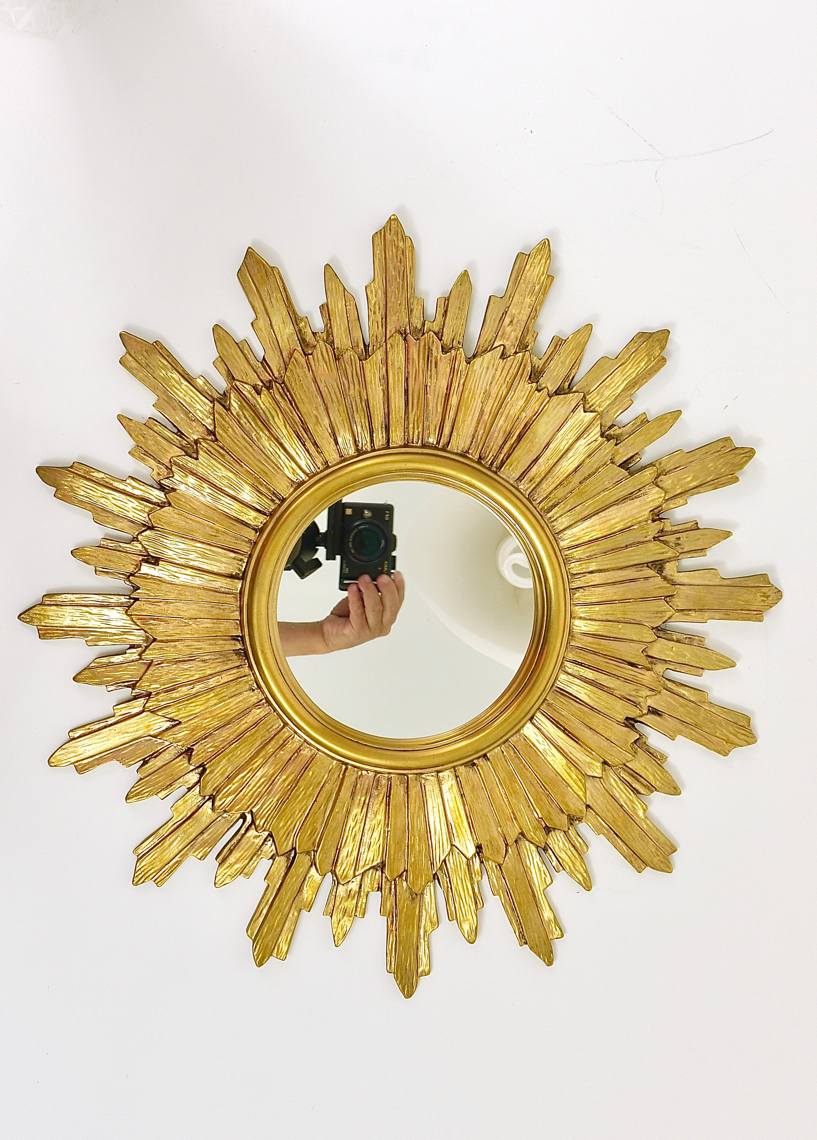 French Soleil Gilt Sunburst Starburst Wall Mirror, Hollywood Regency, 1960s For Sale 3