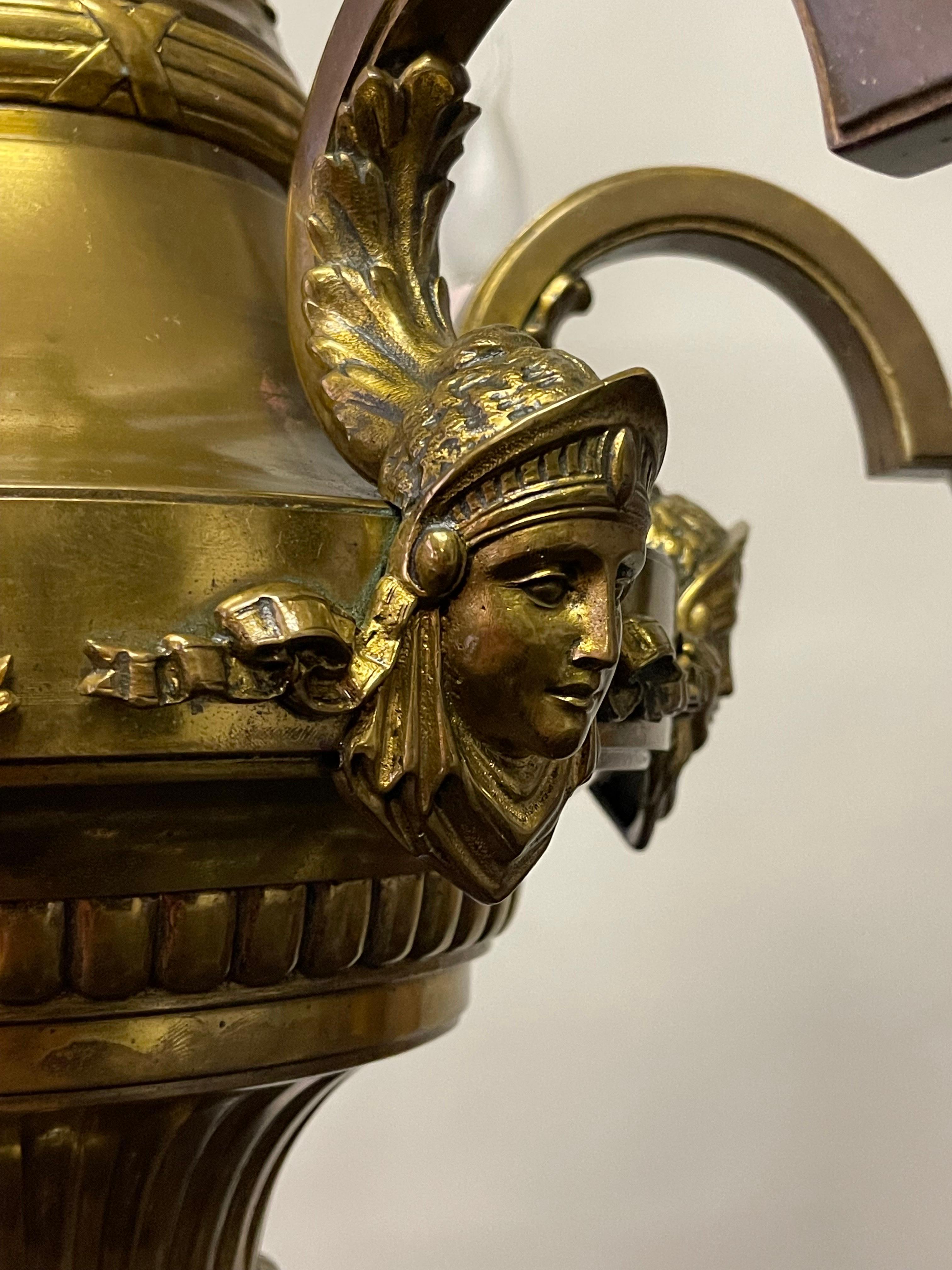 Début du 20ème siècle Lustre français en bronze, vers 1900 en vente