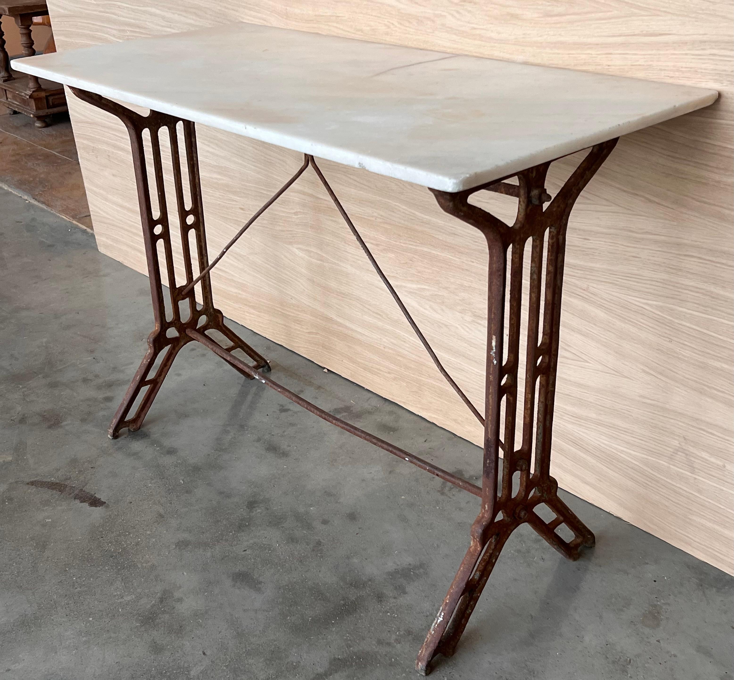 French Solid Cast Iron French Scrolling Bistro Table with Marble Top In Good Condition For Sale In Miami, FL
