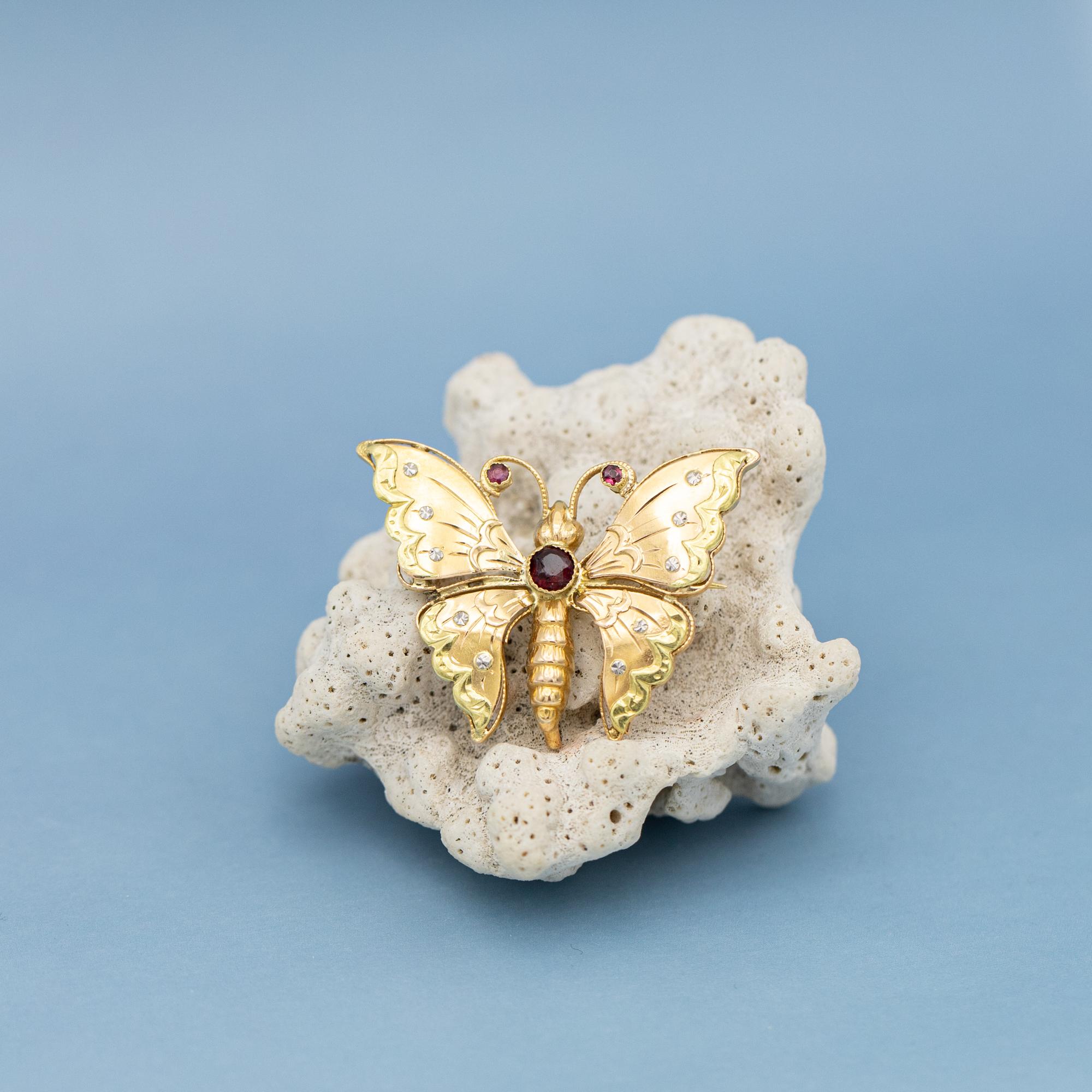 Mariposa francesa de oro macizo - Broche victoriano tardío de oro de 18 quilates con rubíes Victoriano