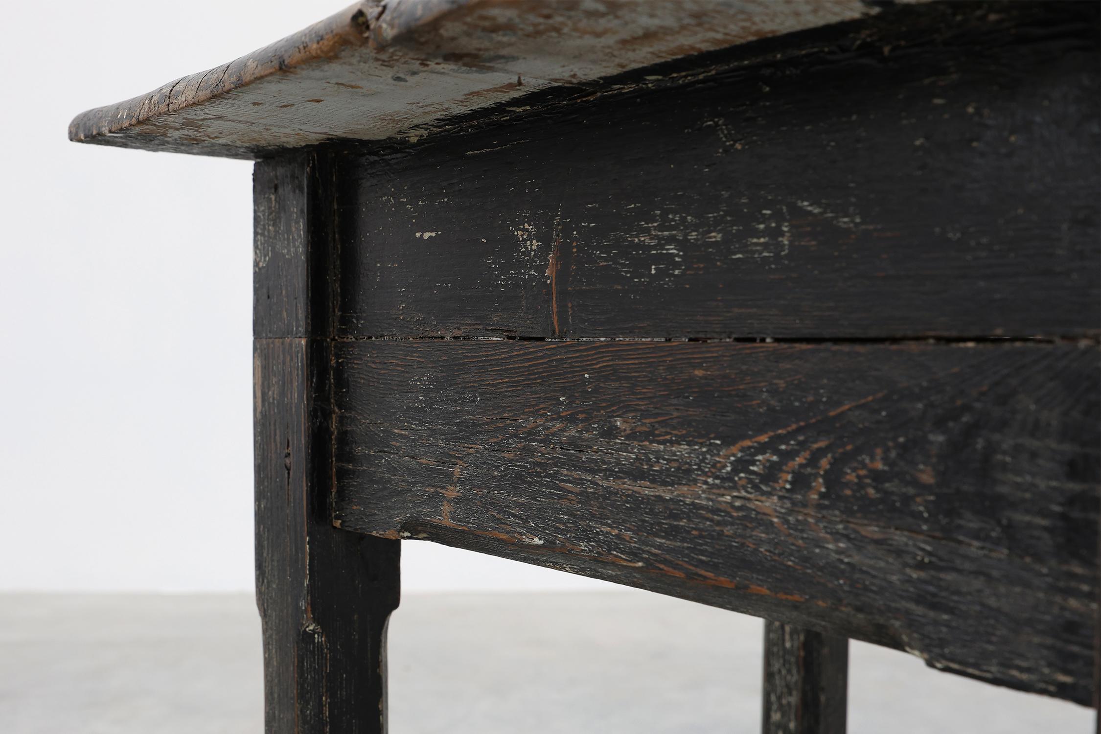 French solid oak black side table in wabi sabi style, ca. 1850 In Good Condition For Sale In Meulebeke, BE