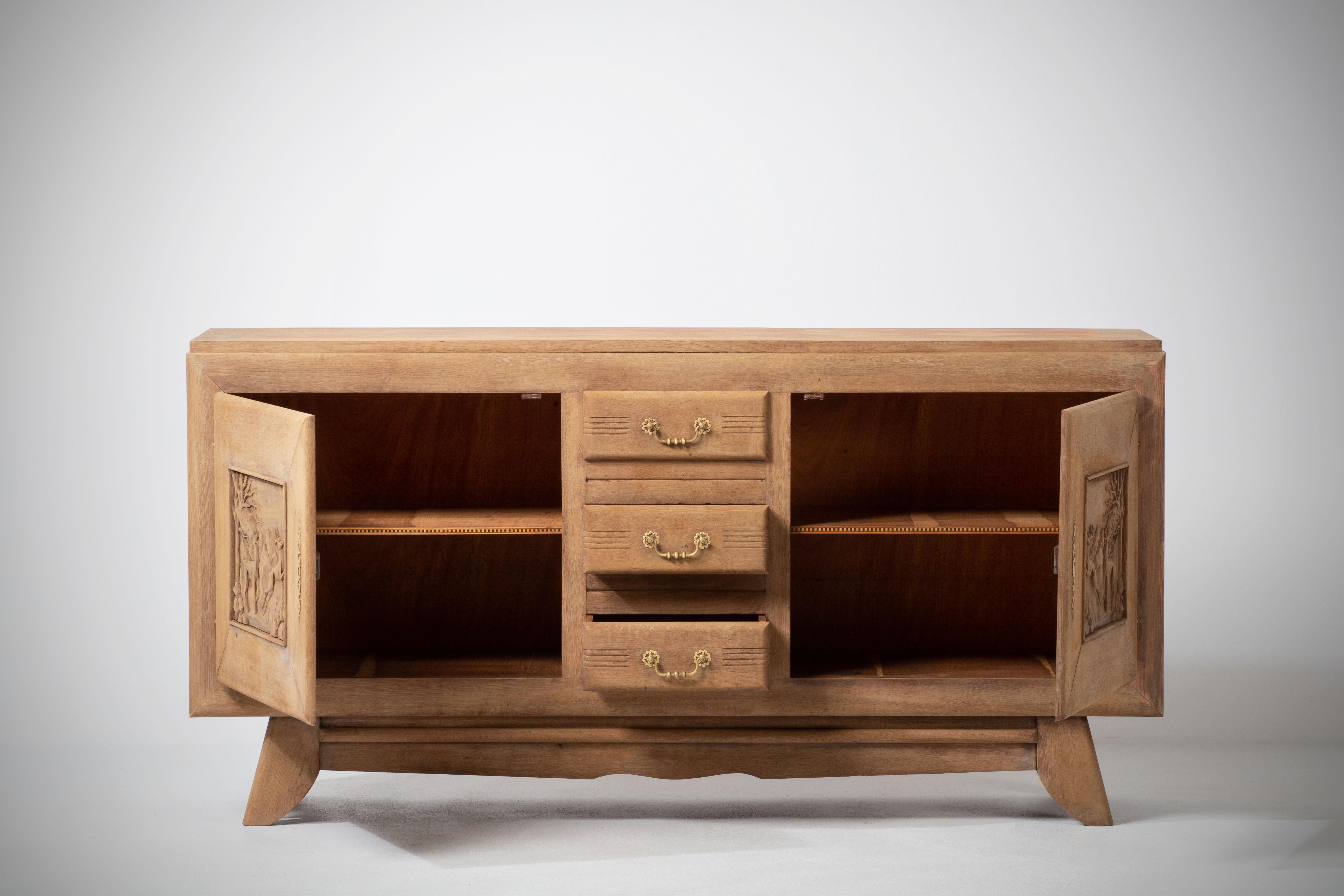 French Solid Oak Credenza, 1940s In Good Condition For Sale In Wiesbaden, DE