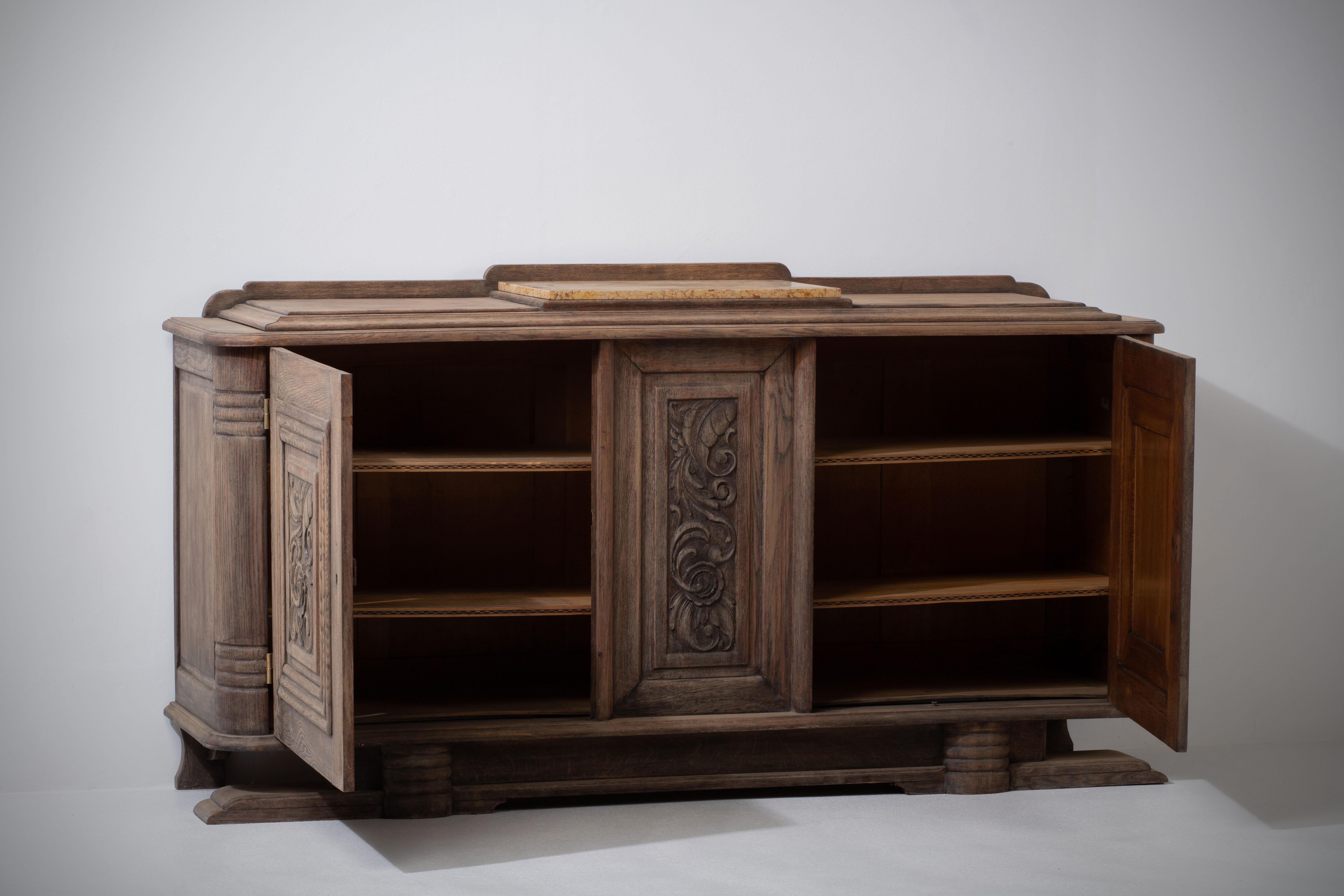 French Solid Oak Credenza, 1940s In Good Condition For Sale In Wiesbaden, DE