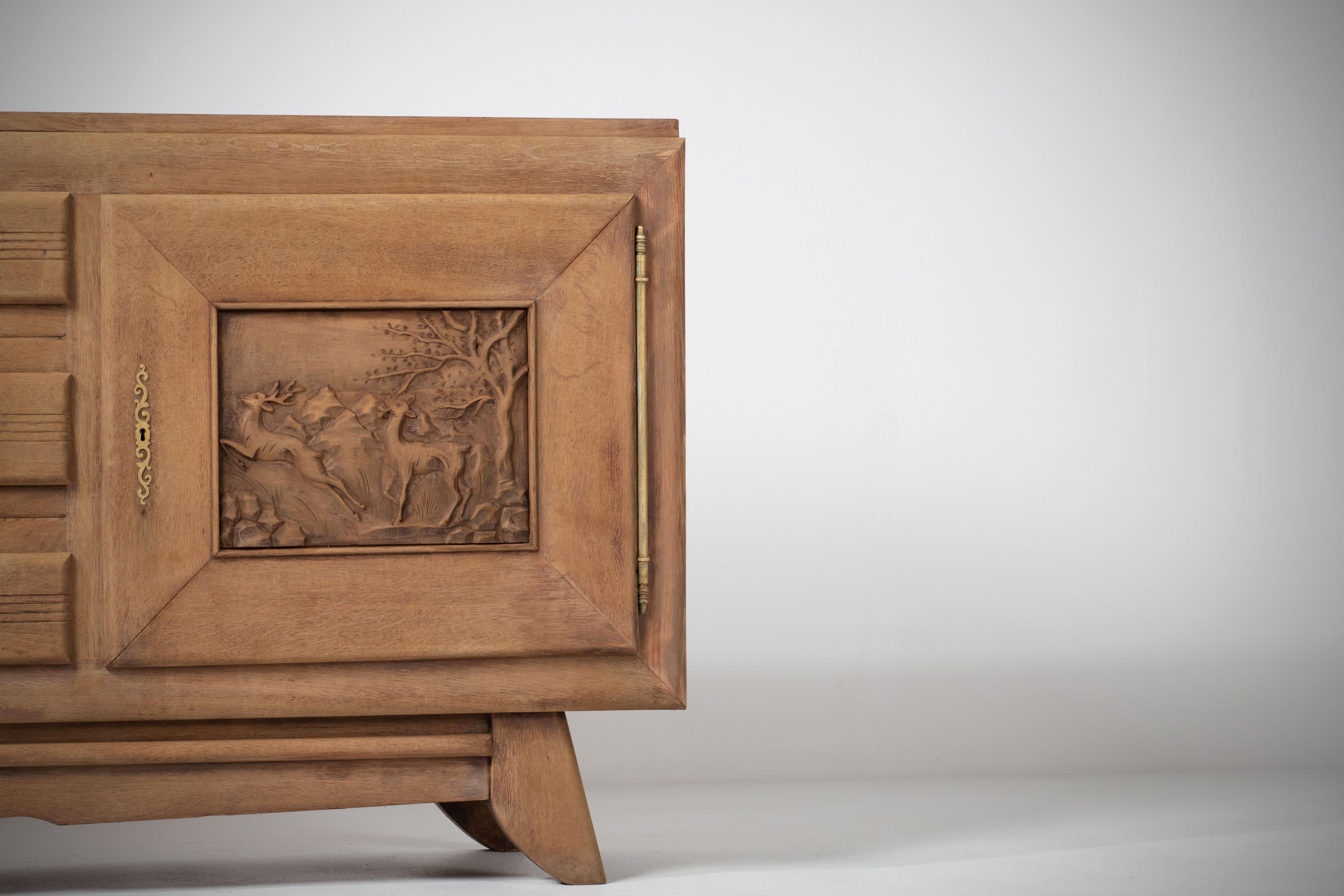 Credenza francese in rovere massiccio, anni '40 in vendita 1