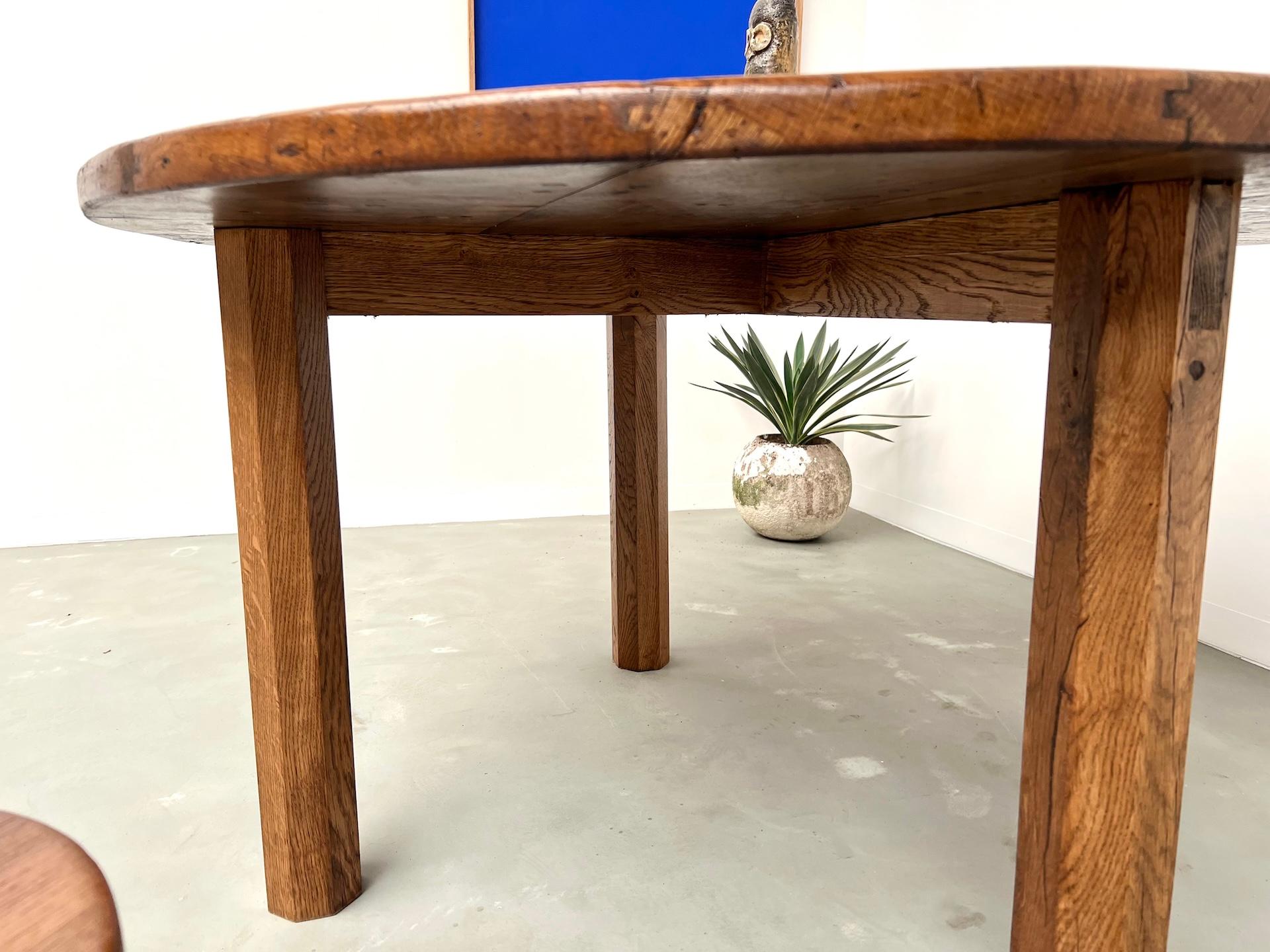 Tavolo rotondo francese in legno massiccio di Oak - Pezzo unico, circa 1900 in vendita 4