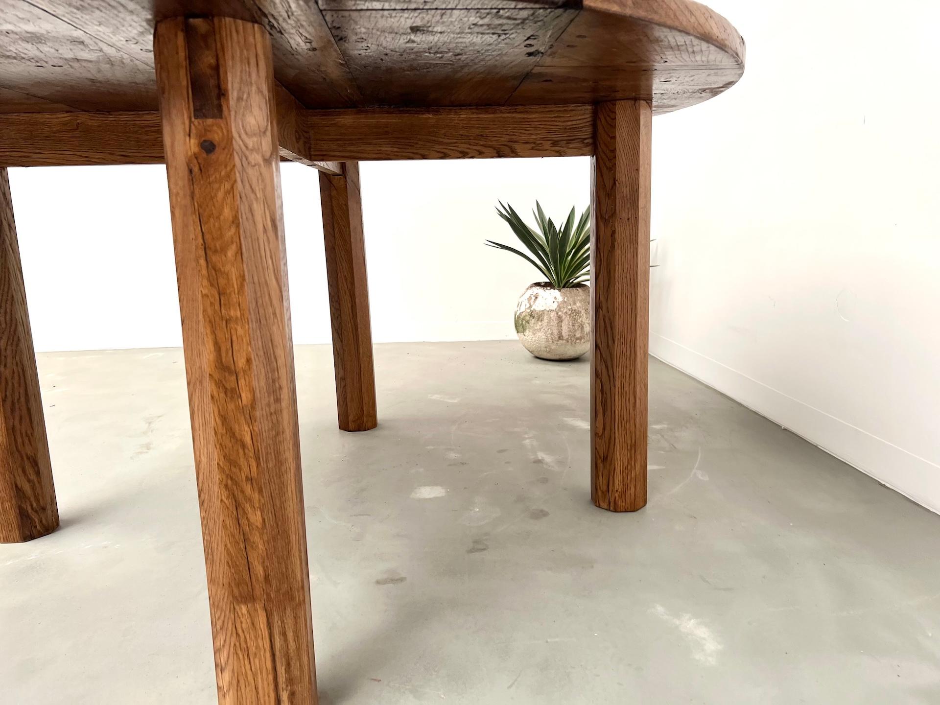 Tavolo rotondo francese in legno massiccio di Oak - Pezzo unico, circa 1900 in vendita 5