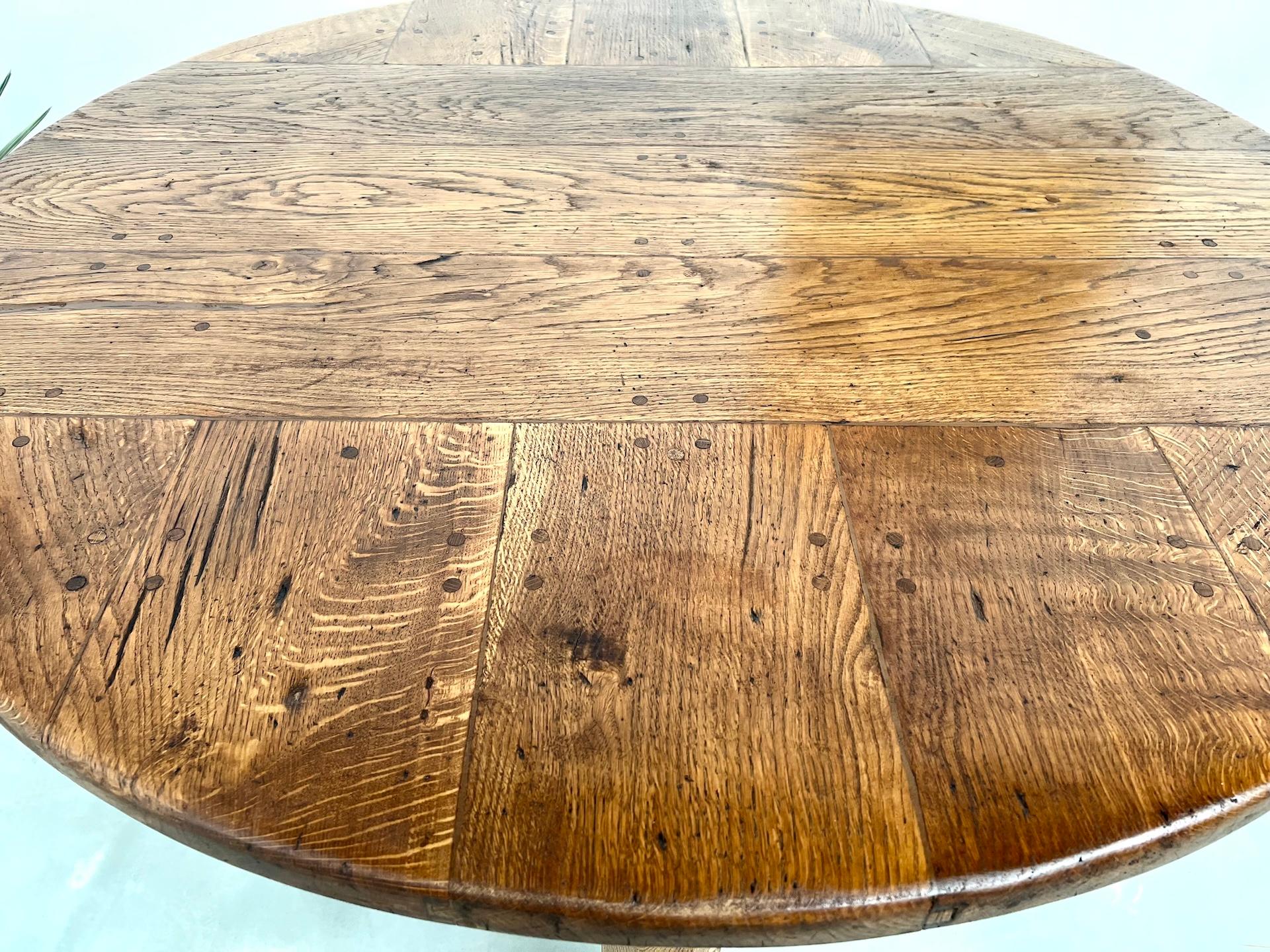 Francese Tavolo rotondo francese in legno massiccio di Oak - Pezzo unico, circa 1900 in vendita
