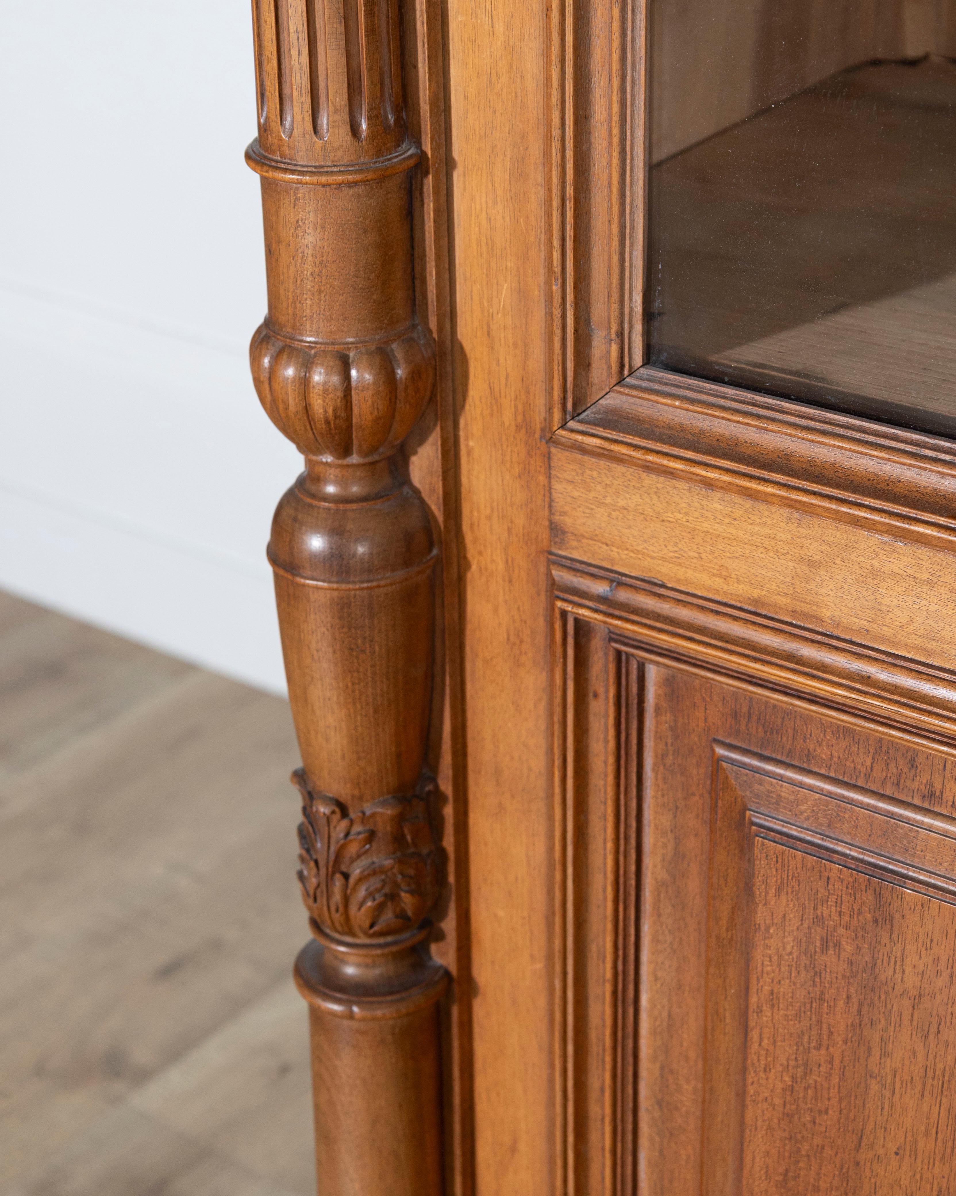 French Solid Walnut Bookcase with Carved Columns, Late 19th Century For Sale 2