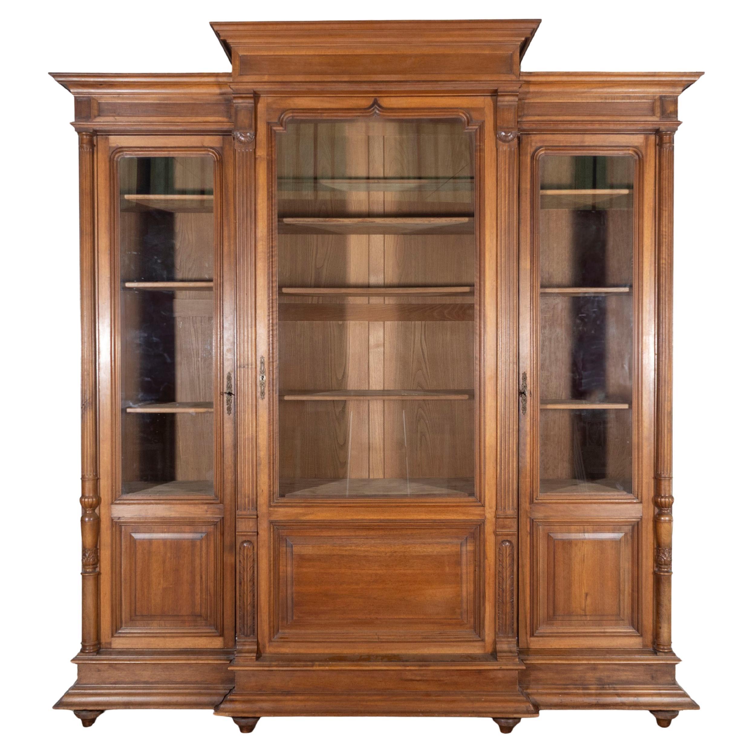 French Solid Walnut Bookcase with Carved Columns, Late 19th Century For Sale