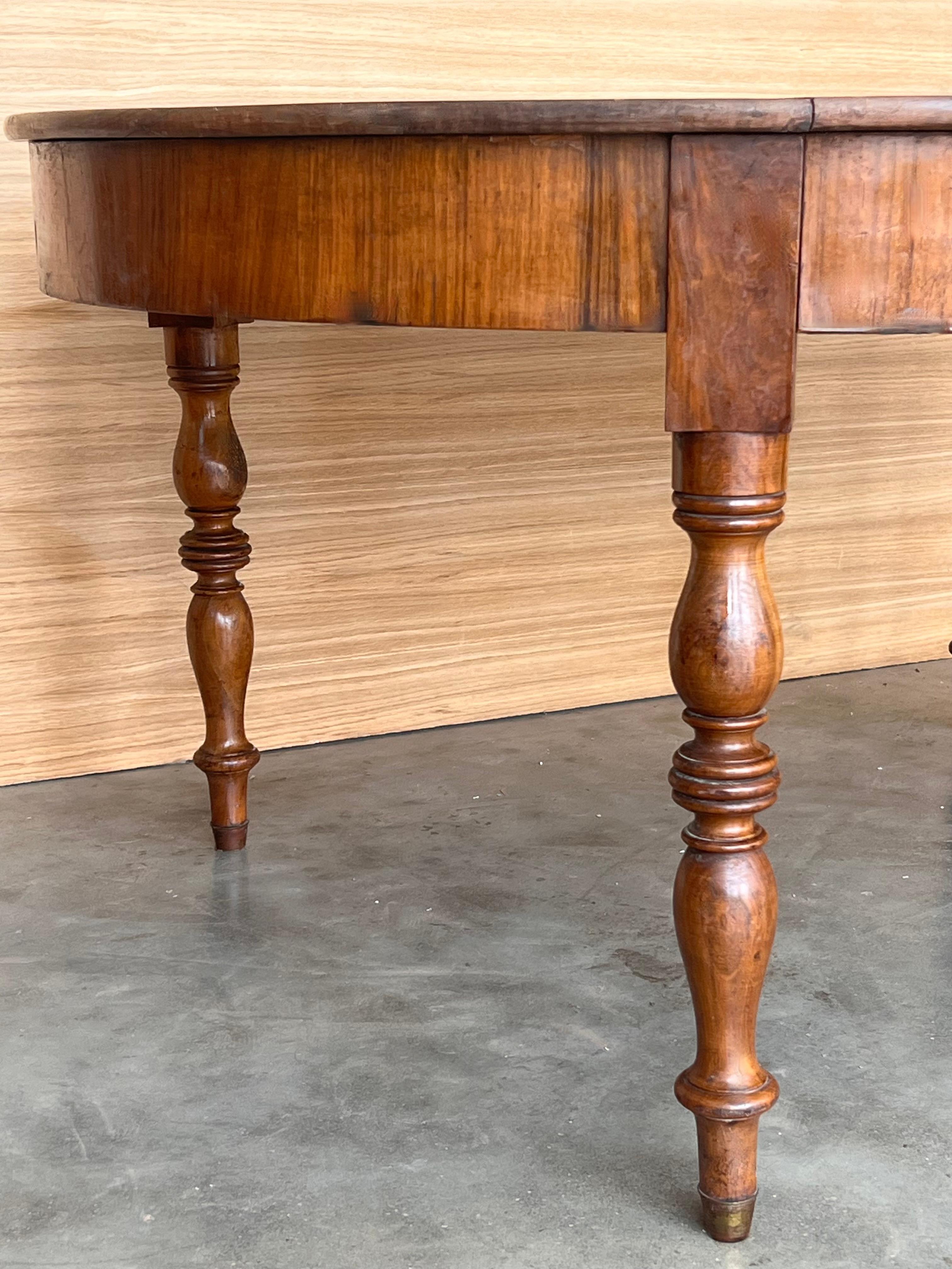French Solid Walnut Oval Center Table with Four Turned Legs For Sale 3