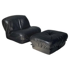 Fauteuil et pouf « Patate » en cuir noir, style « Space Age » français, par Airborne, années 1970