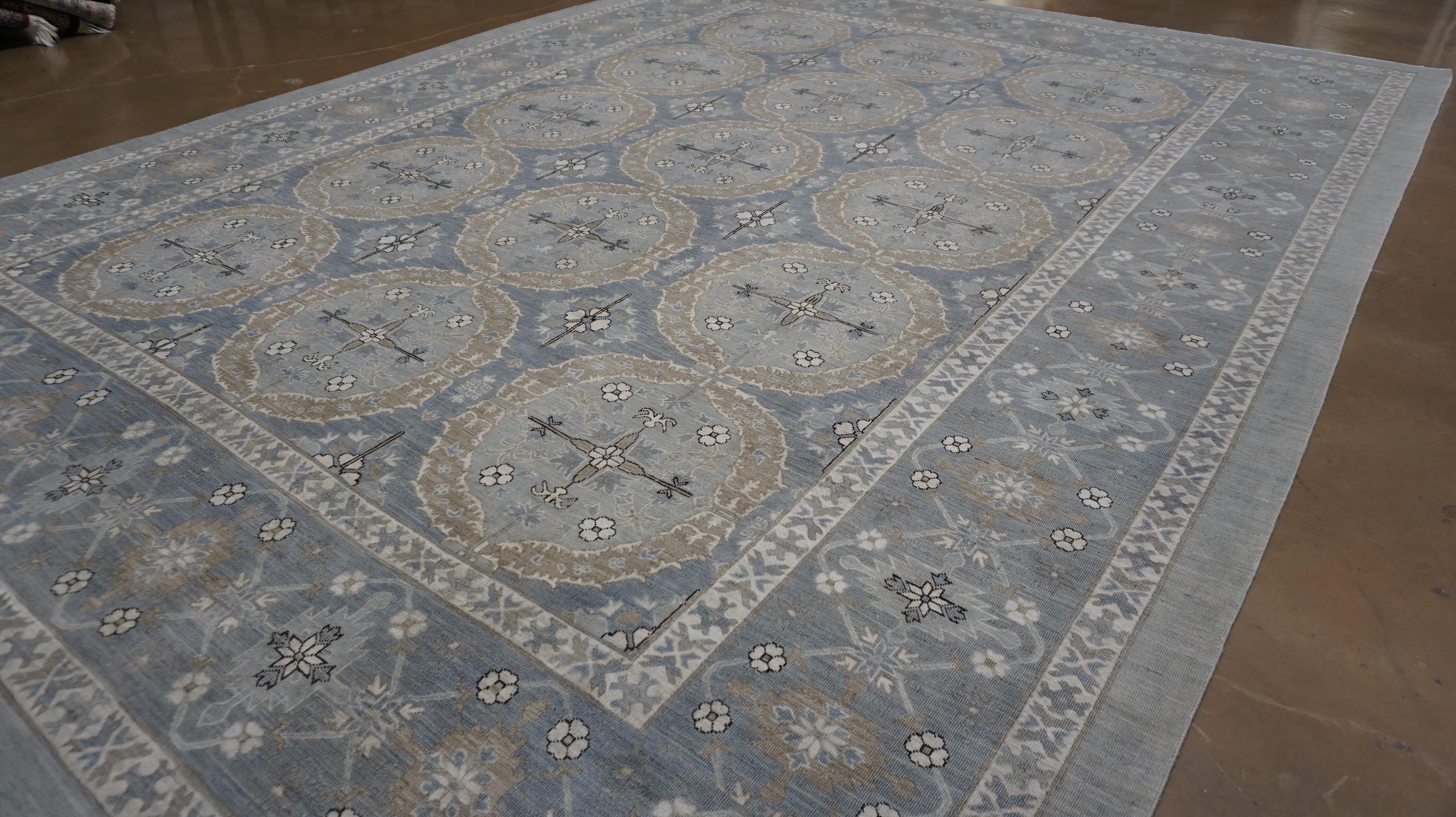 Französisch Spanisch inspiriert Blau Grau mit Taupe Wollteppich 9'x12'3'' (Wolle) im Angebot