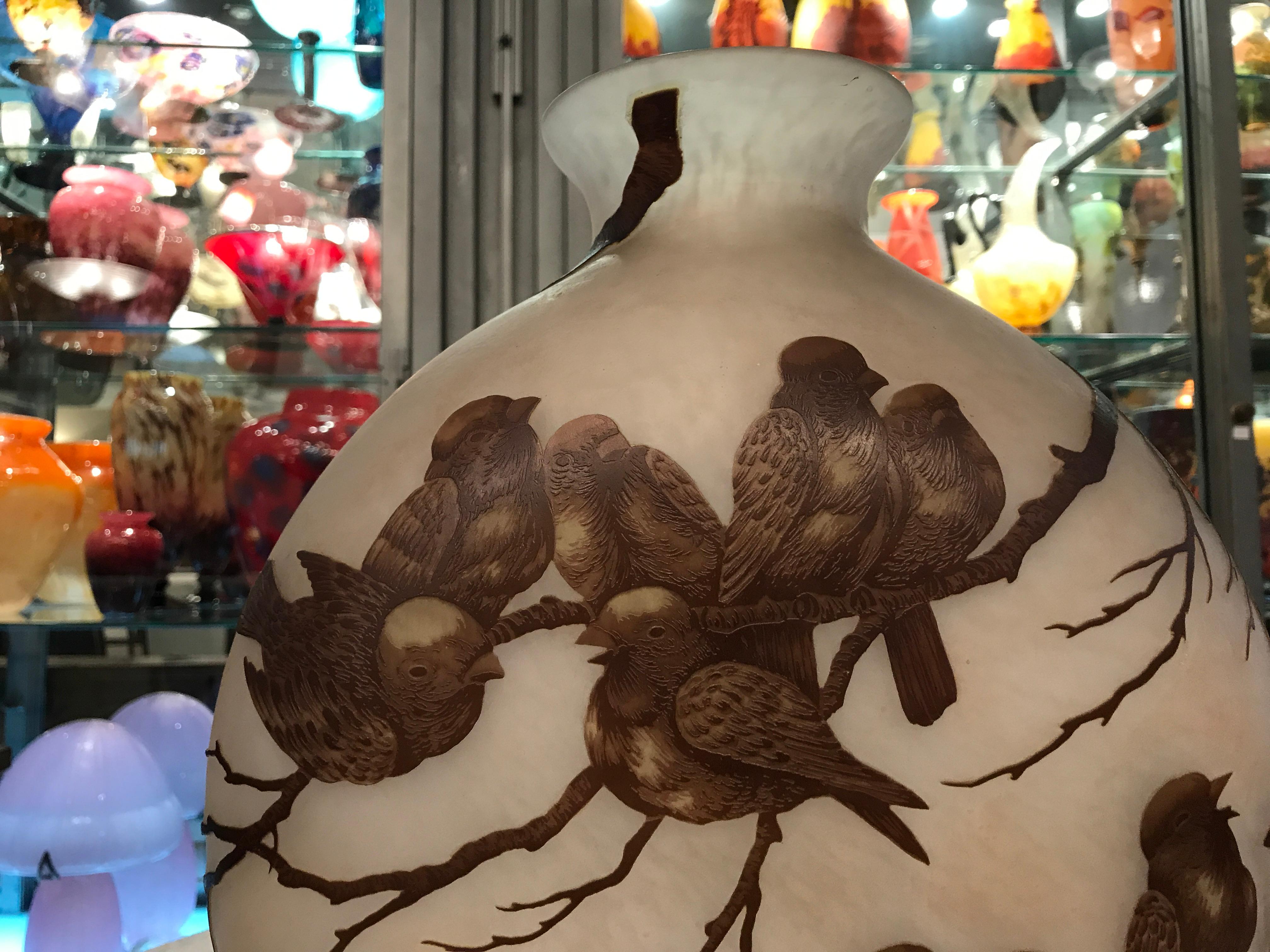 Art Glass French sparrows Vase, Sign: Muller Freres Luneville, Jugendstil, Art Nouveau For Sale
