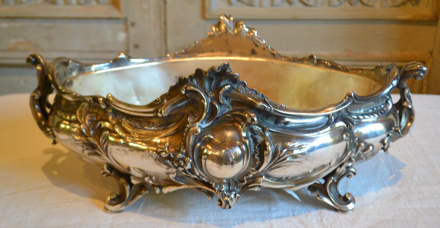 19th century French antique Rococo spelter planter. Embellished with classical Rococo pattern, leaves and floral garland, circa 1880.