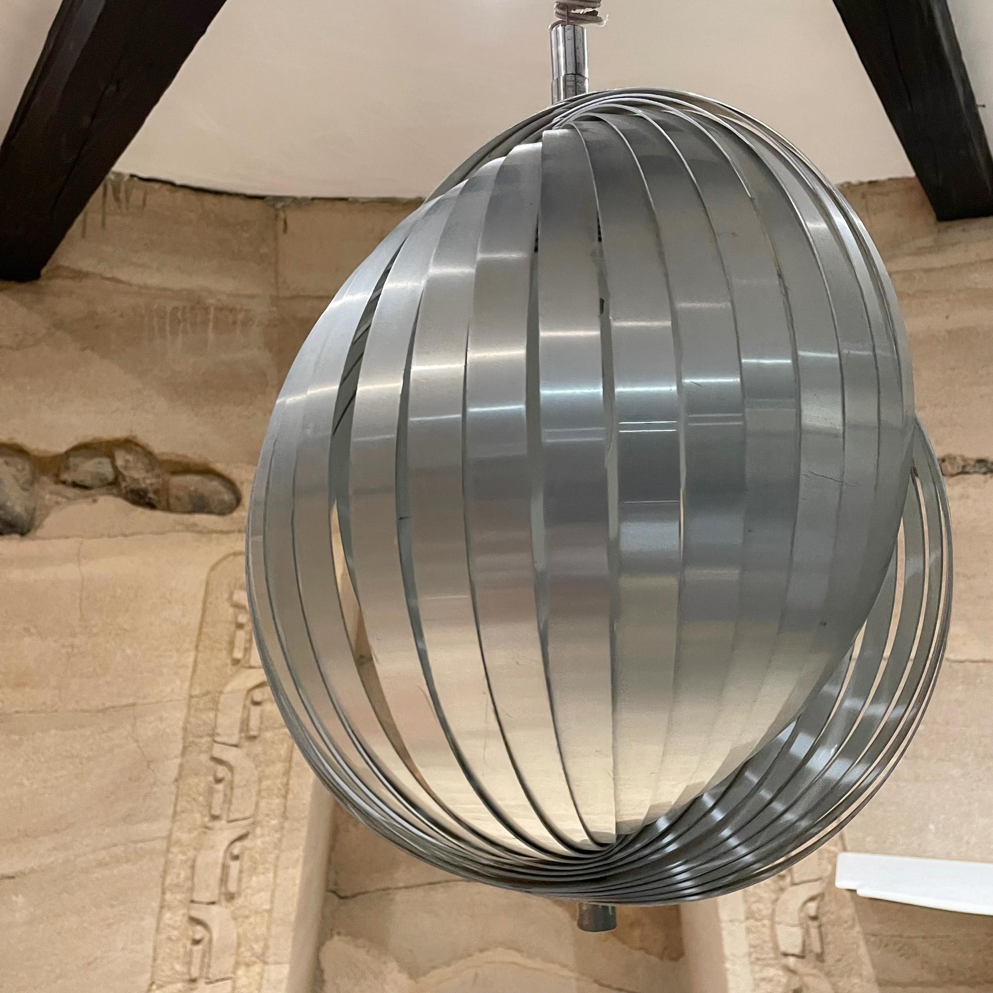 1970s French Space Age Silver Moon Pendant Lamp by Henri Mathieu France For Sale 5