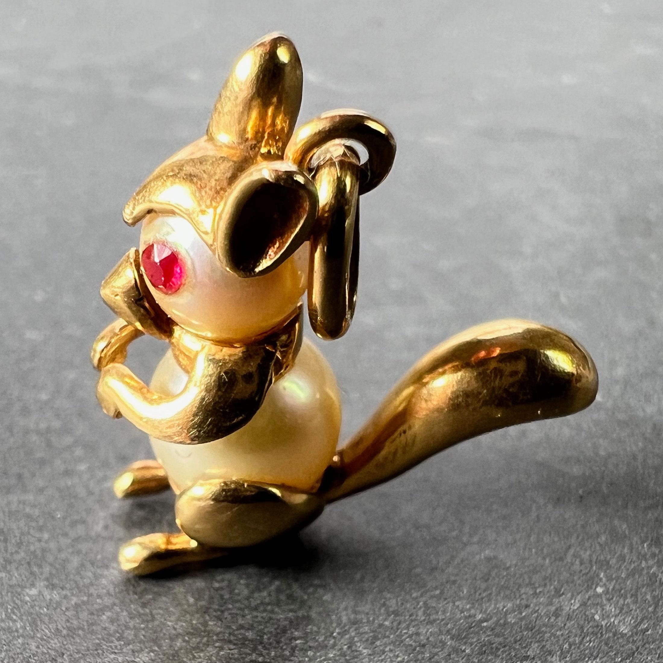 French Squirrel 18K Yellow Gold Cultured Pearl Charm Pendant In Good Condition In London, GB
