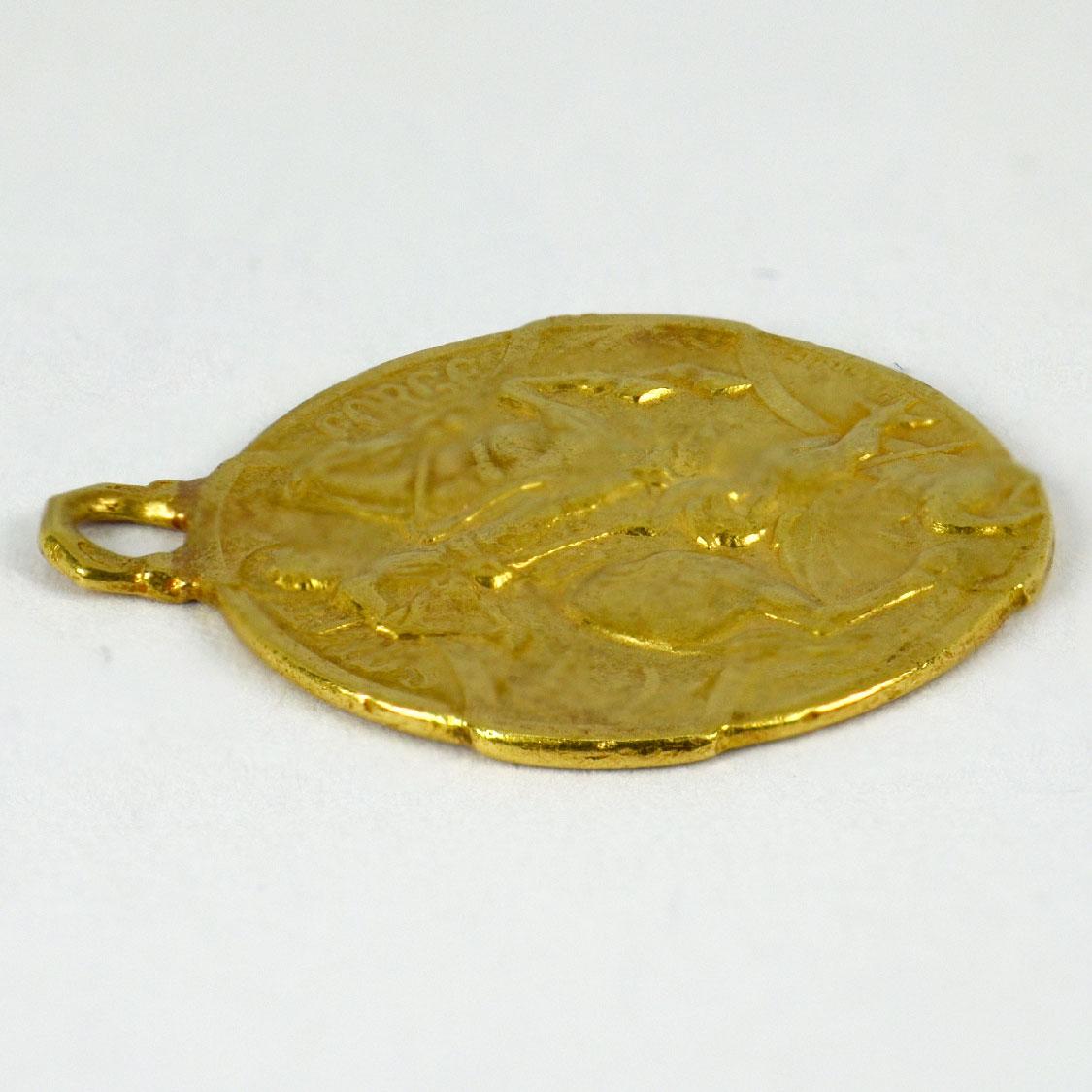 French St George 18K Yellow Gold Charm Pendant In Good Condition In London, GB