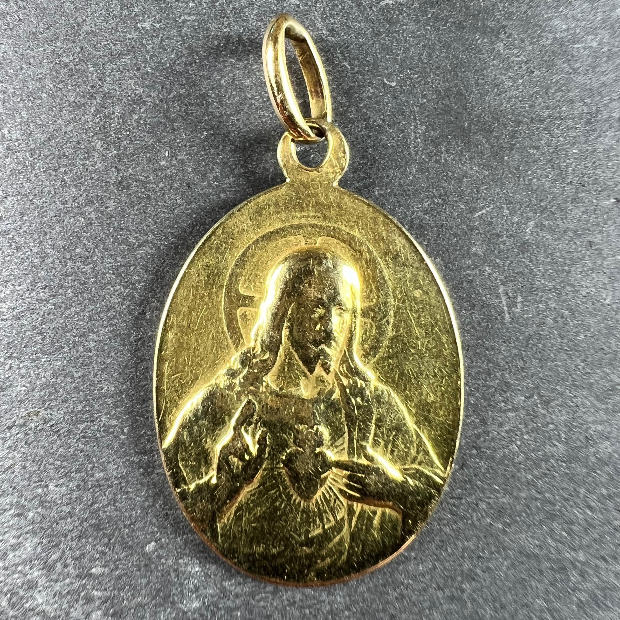 French St Scapulaire Madonna Jesus Sacred Heart 18K Yellow Gold Medal Pendant In Good Condition For Sale In London, GB