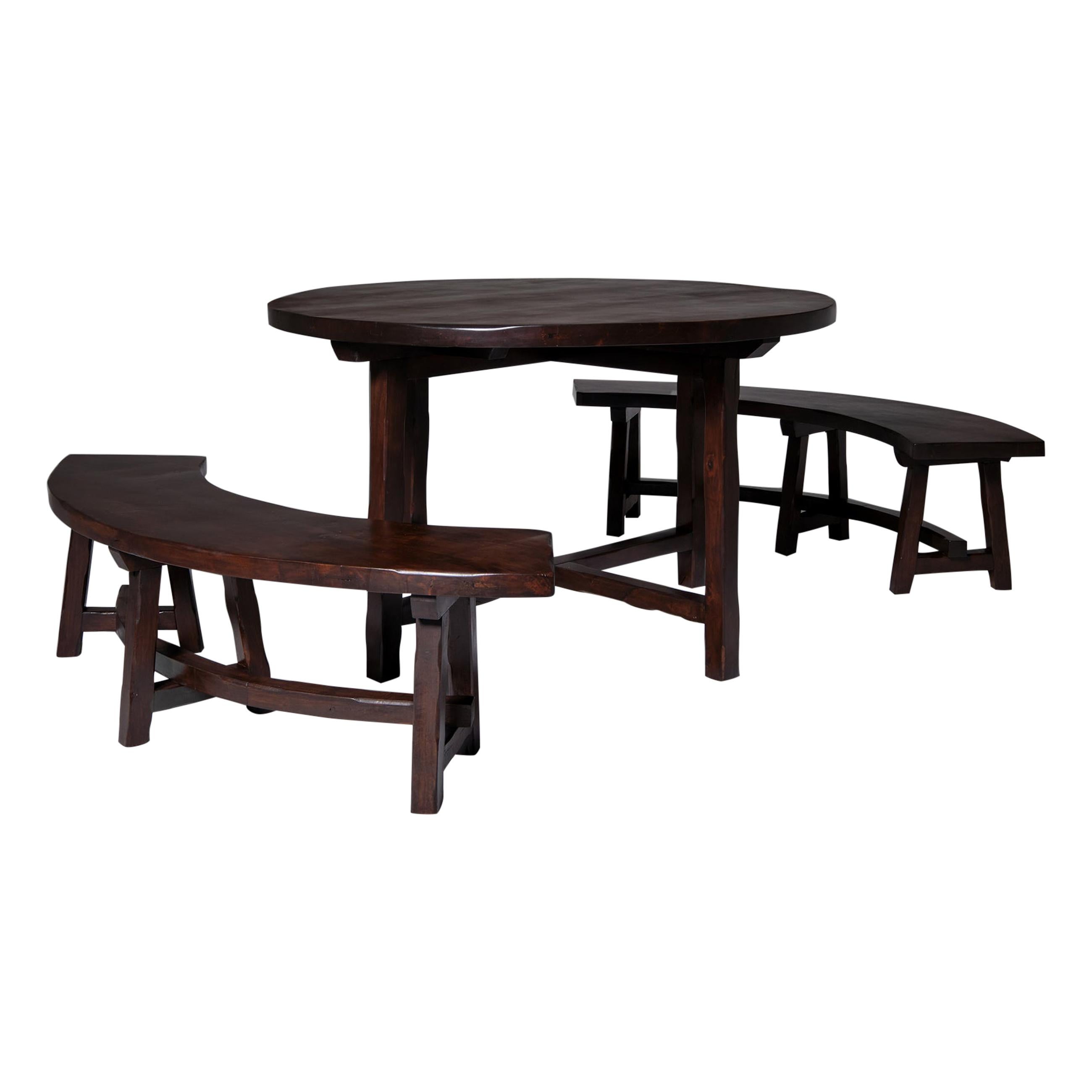 Table et bancs incurvés en bois de frêne teinté français en vente
