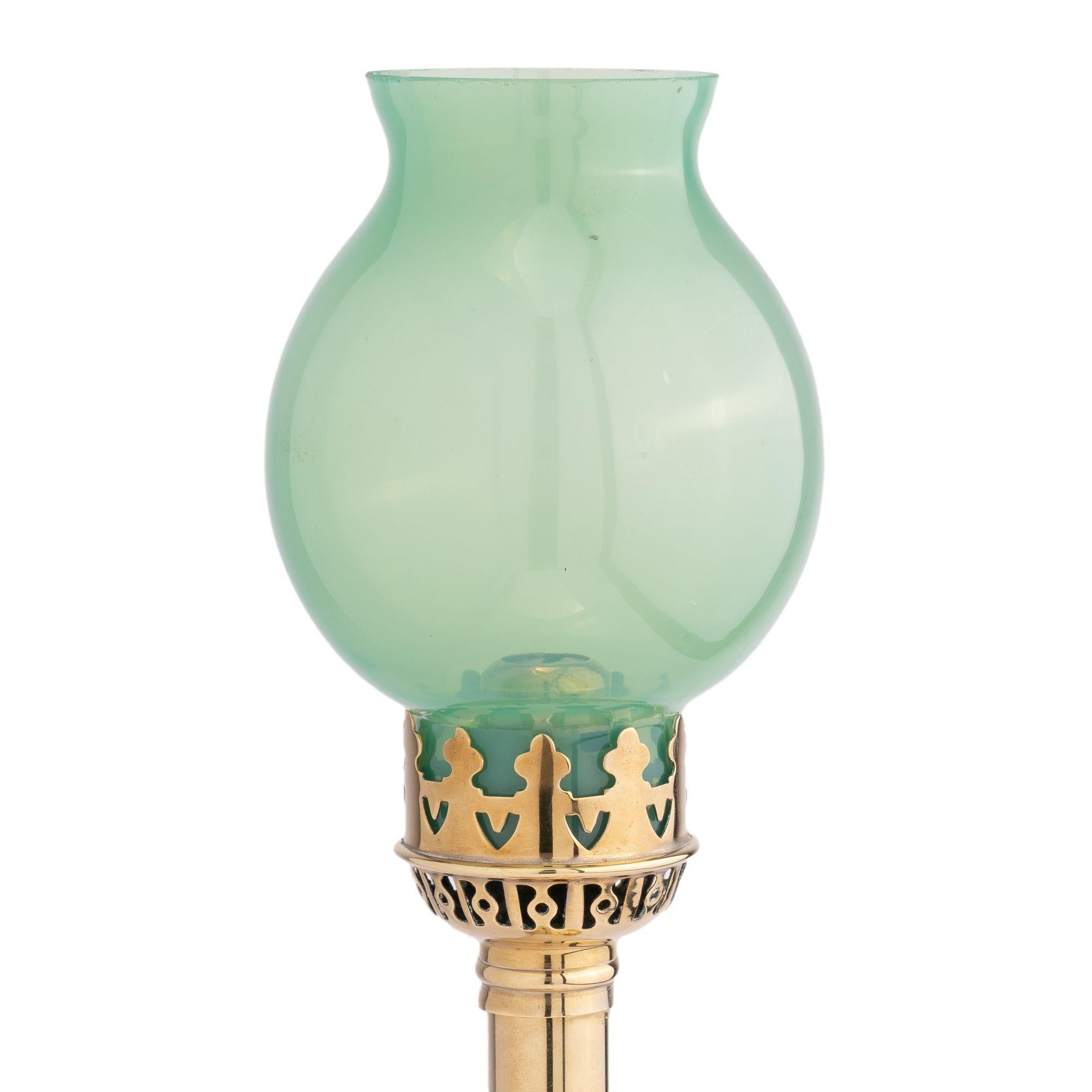 Französische gestempelte Hurricane-Lampe aus Messing und Glas, Spring Hurricane, 1875-1900 (Belle Époque) im Angebot