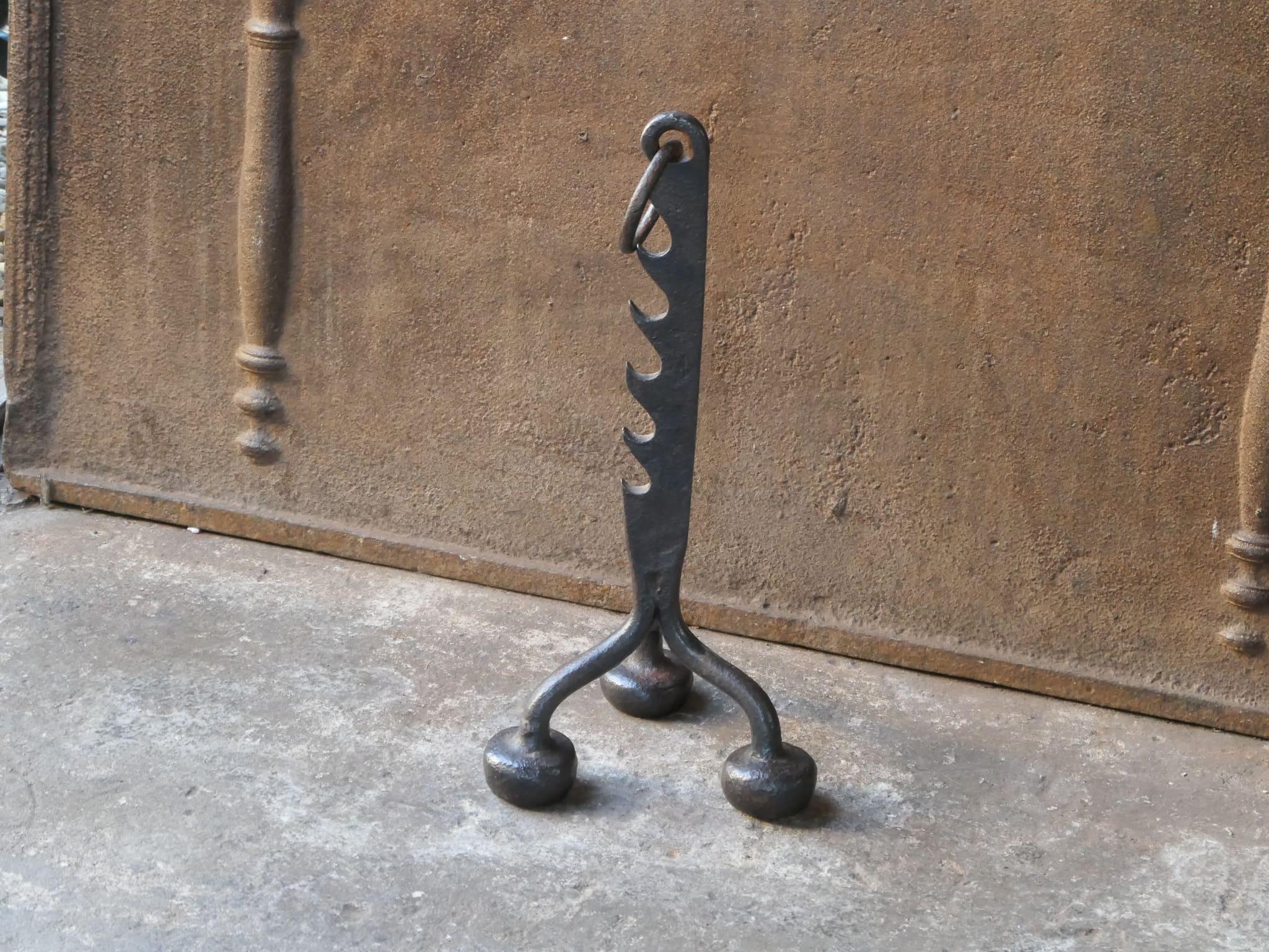 Neoclassico Supporto francese per un frate arrosto, stile neoclassico, inizio XIX secolo. in vendita