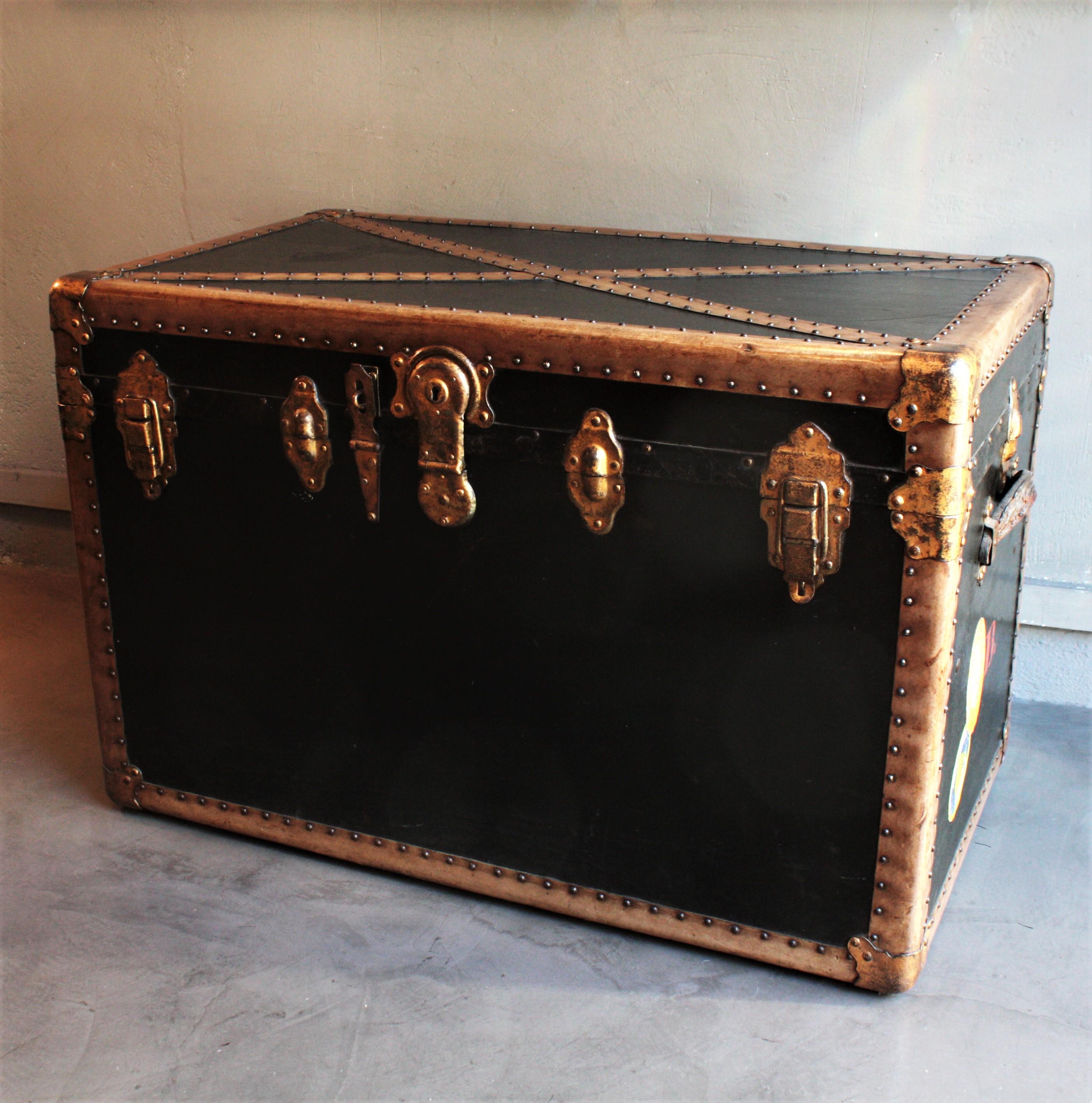 French Black Steamer Trunk or Console Table In Good Condition In Barcelona, ES