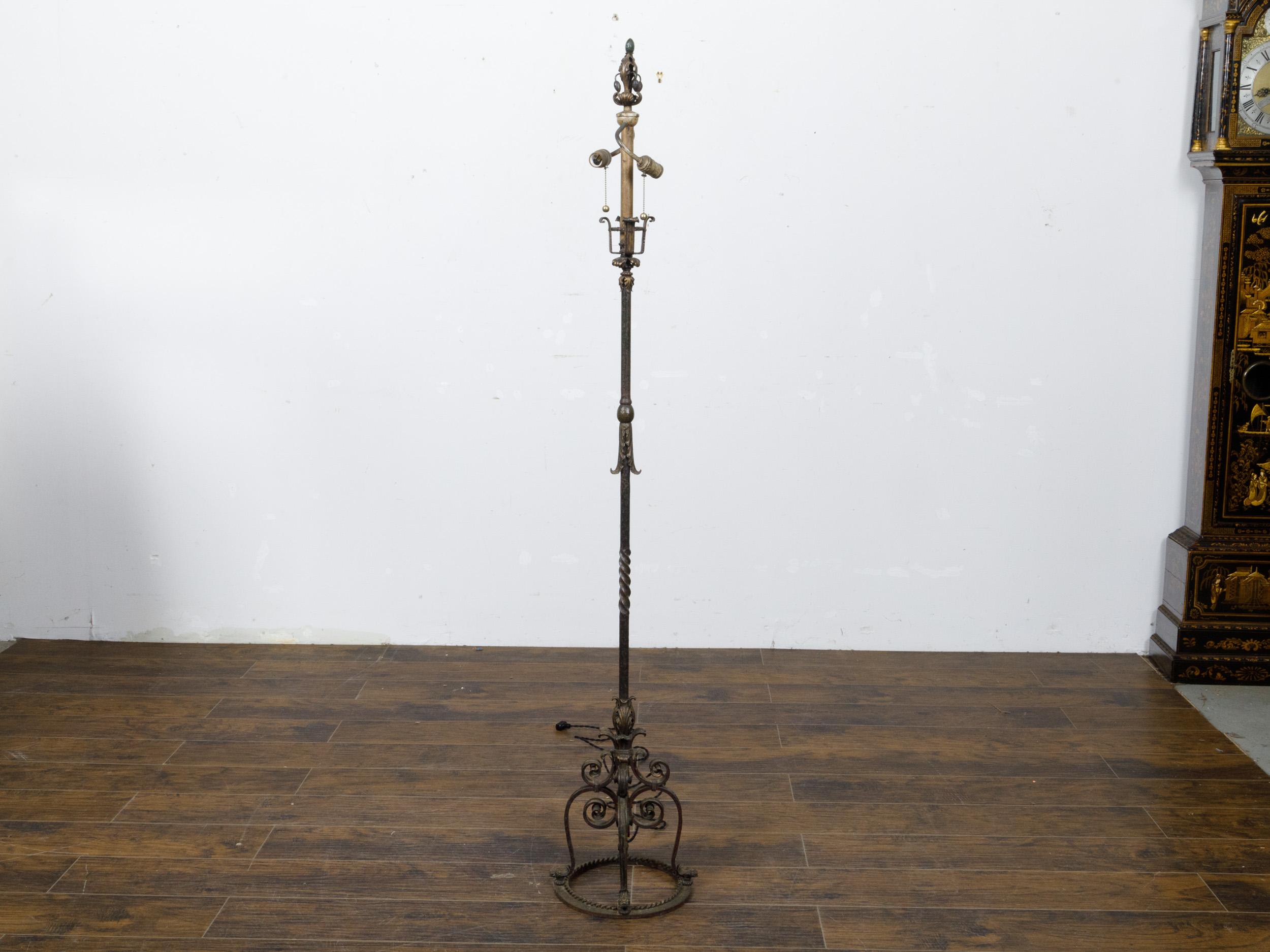 French Steel and Brass 1930s Floor Lamp with Scrolling Legs and Foliage Motifs For Sale 7