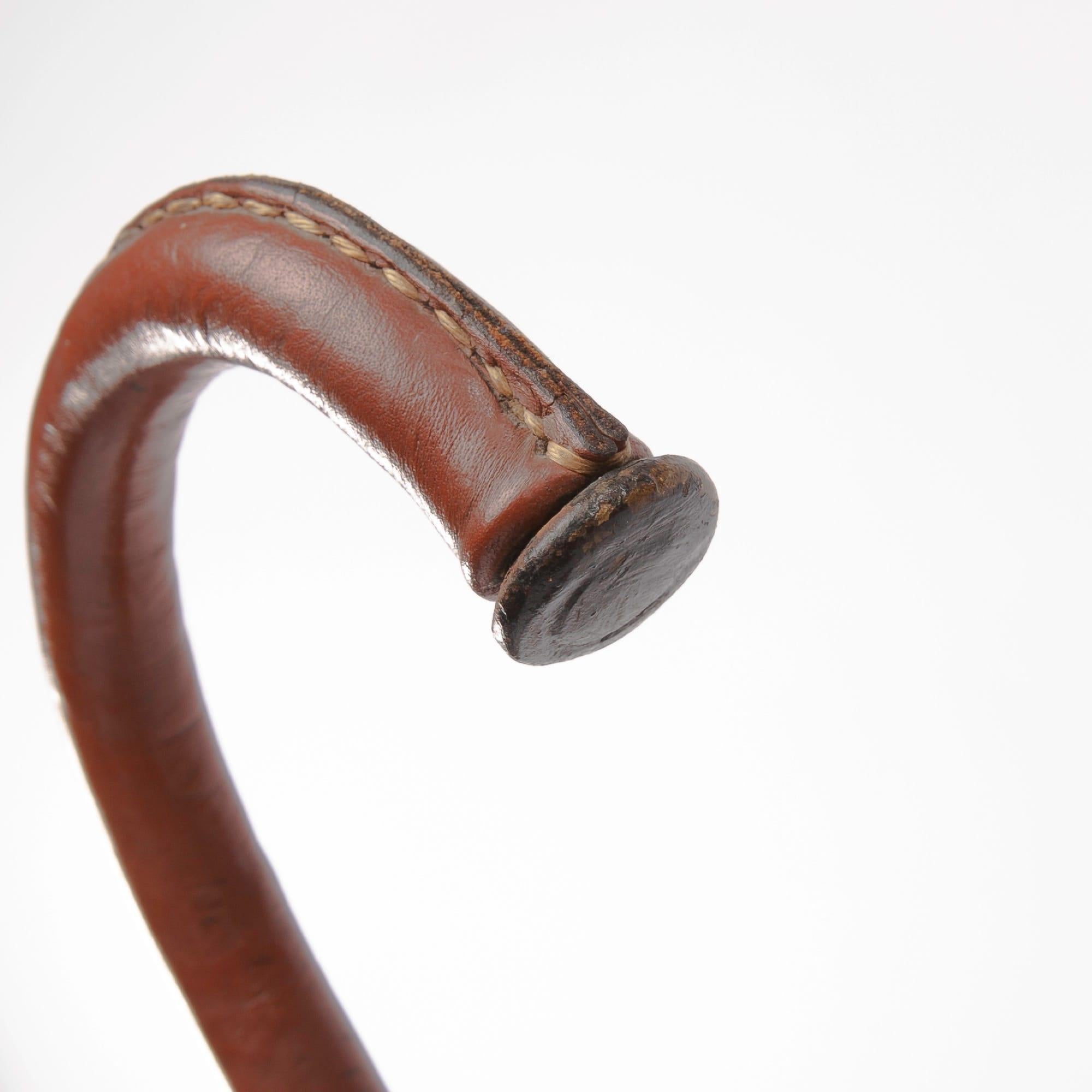 Stand Umbrella en acier, bronze, rotin et cuir attribué à Adnet en vente 1