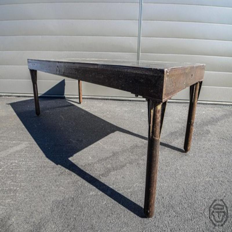 Mesa francesa de acero, años 60 siglo XX en venta