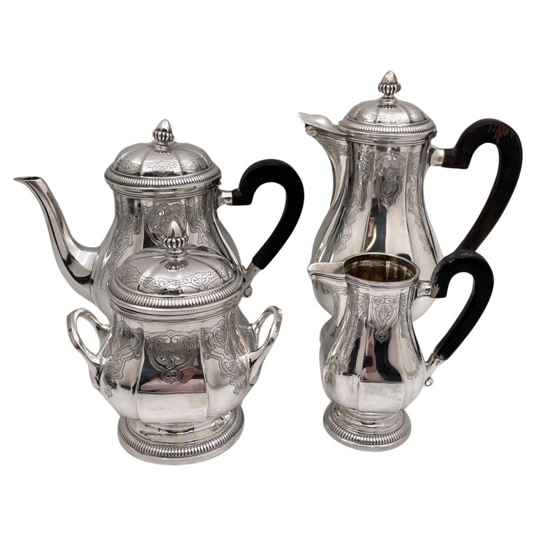 https://a.1stdibscdn.com/french-sterling-silver-4-piece-art-deco-tea-coffee-set-early-20th-century-for-sale/f_55942/f_365712821697060688185/f_36571282_1697060689997_bg_processed.jpg?width=768