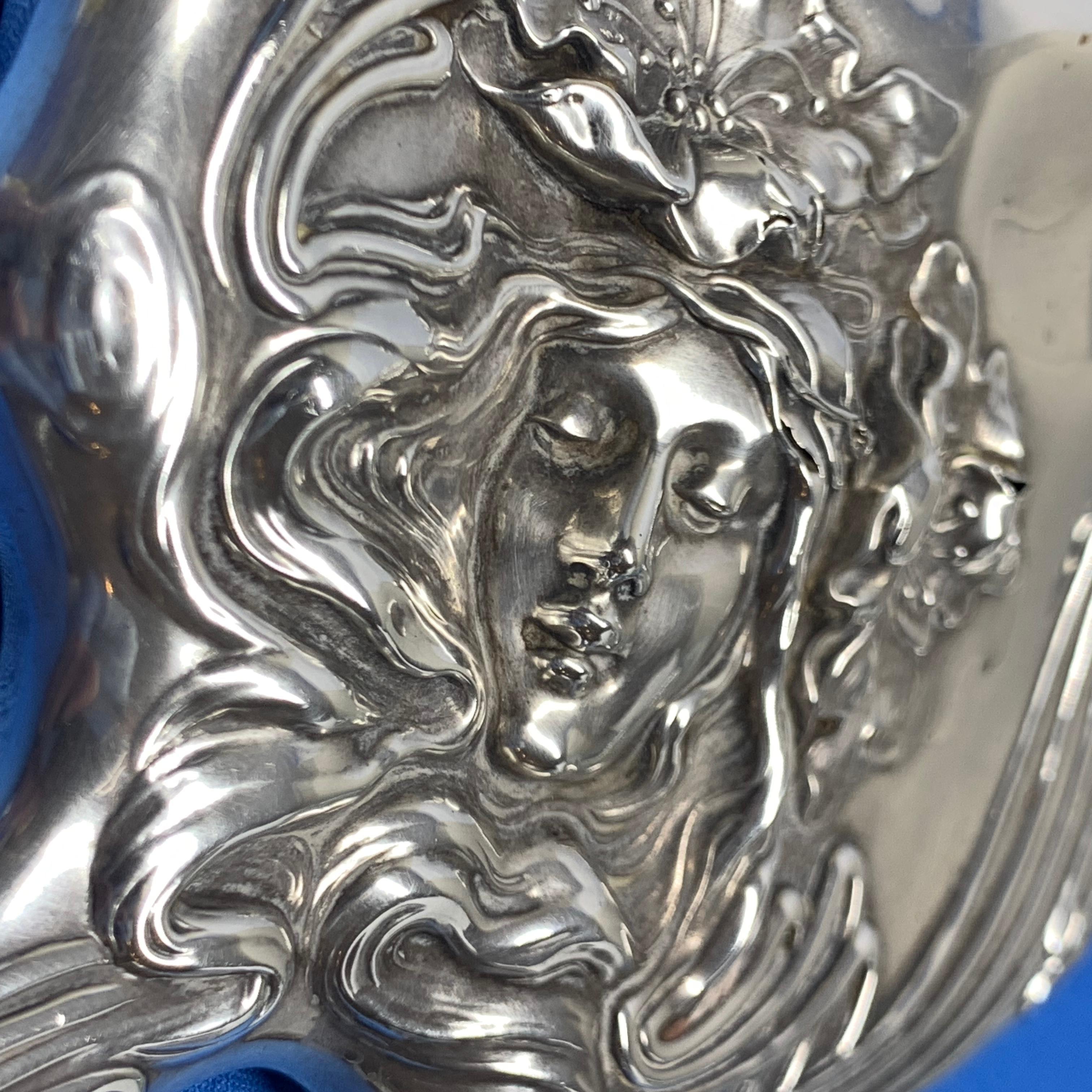 French Sterling Silver Art Nouveau Hand Vanity Mirror In Good Condition In Haddonfield, NJ
