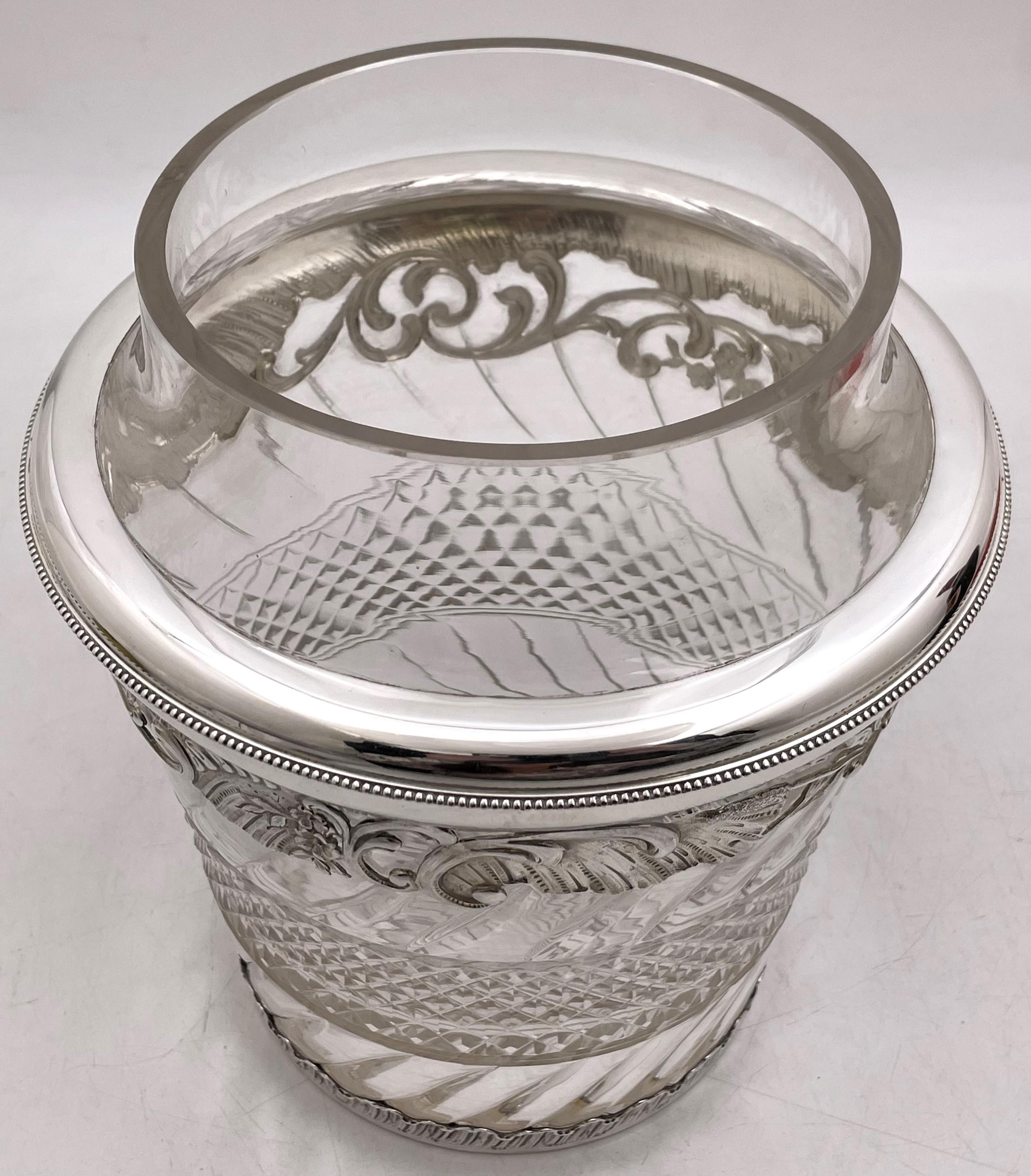 Français Refroidisseur à vin en argent sterling et verre taillé du début du siècle en vente