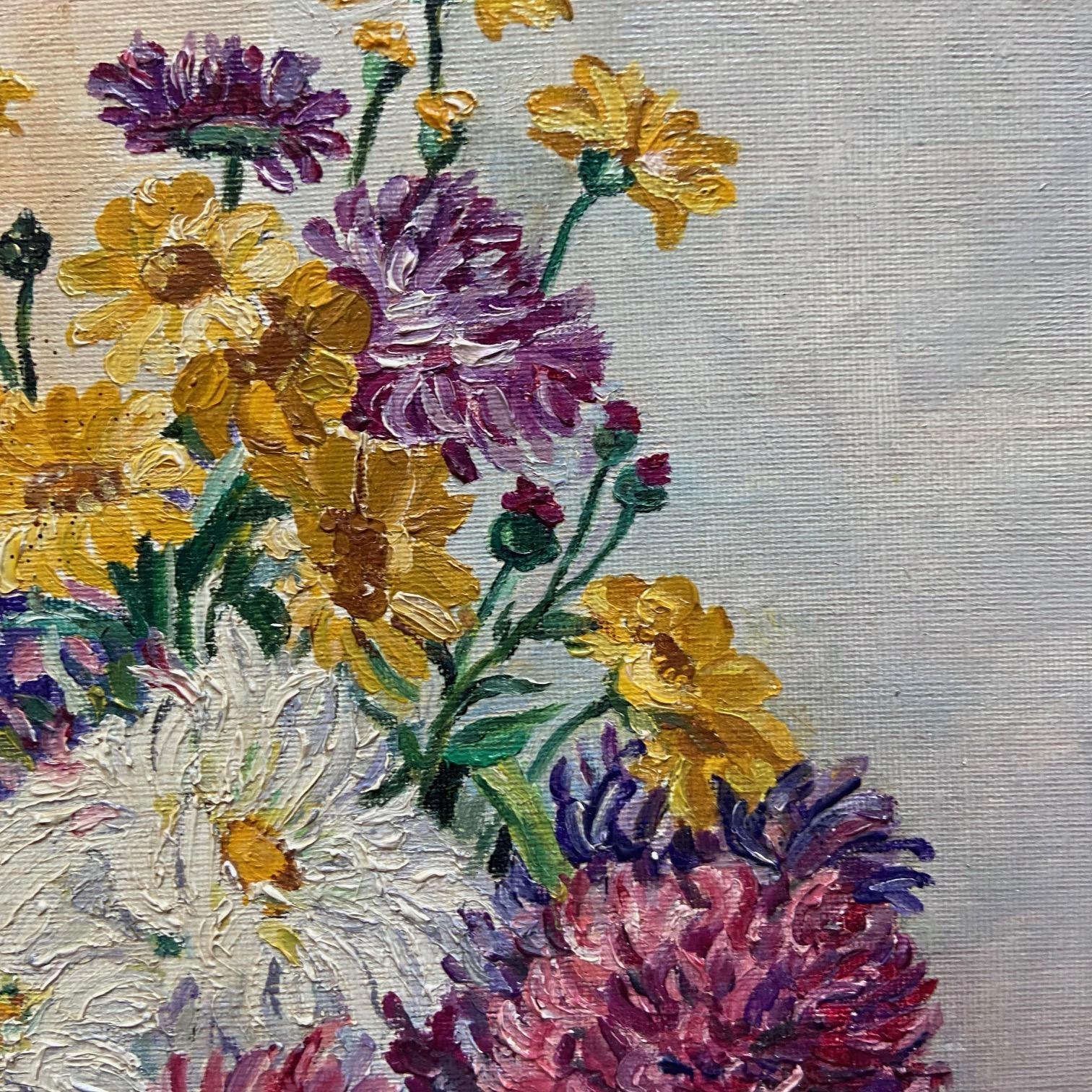 Français Nature morte au vase de dahlias, peinture à l'huile signée en vente
