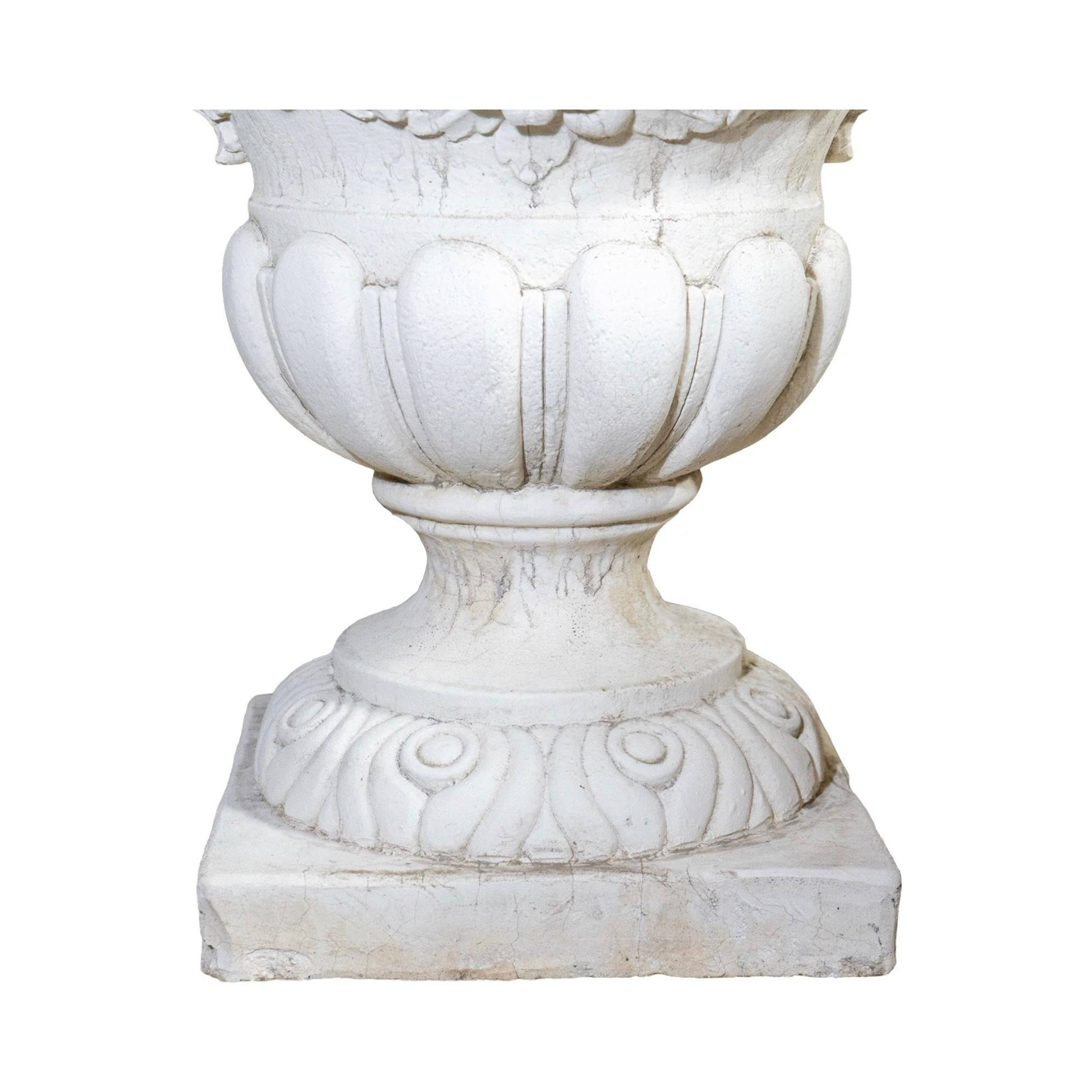 French Stone Composite Planter In Good Condition For Sale In Dallas, TX