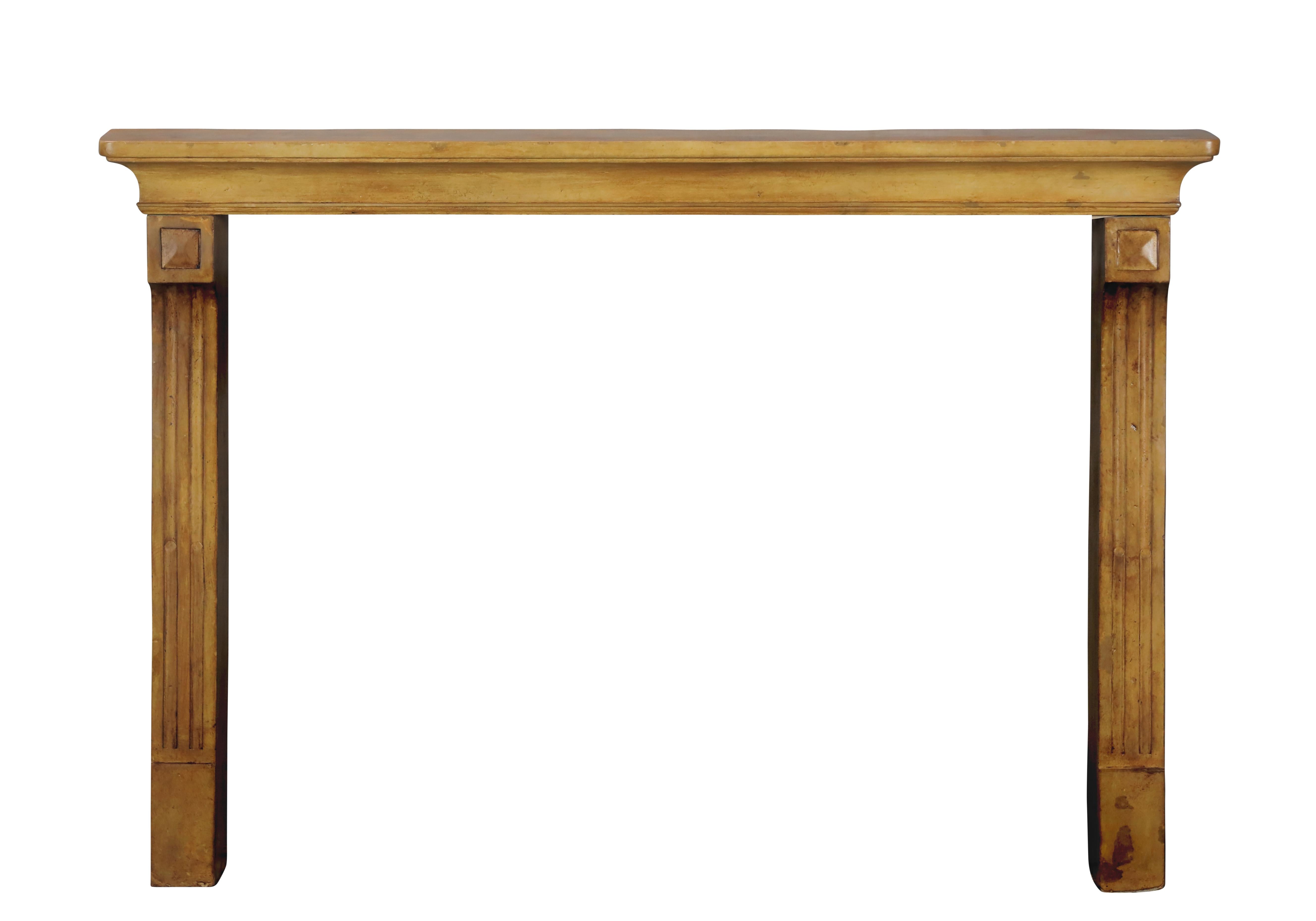 Französischer Kaminsims aus Stein für Cosy Interior Decor, Wood Look im Angebot 2