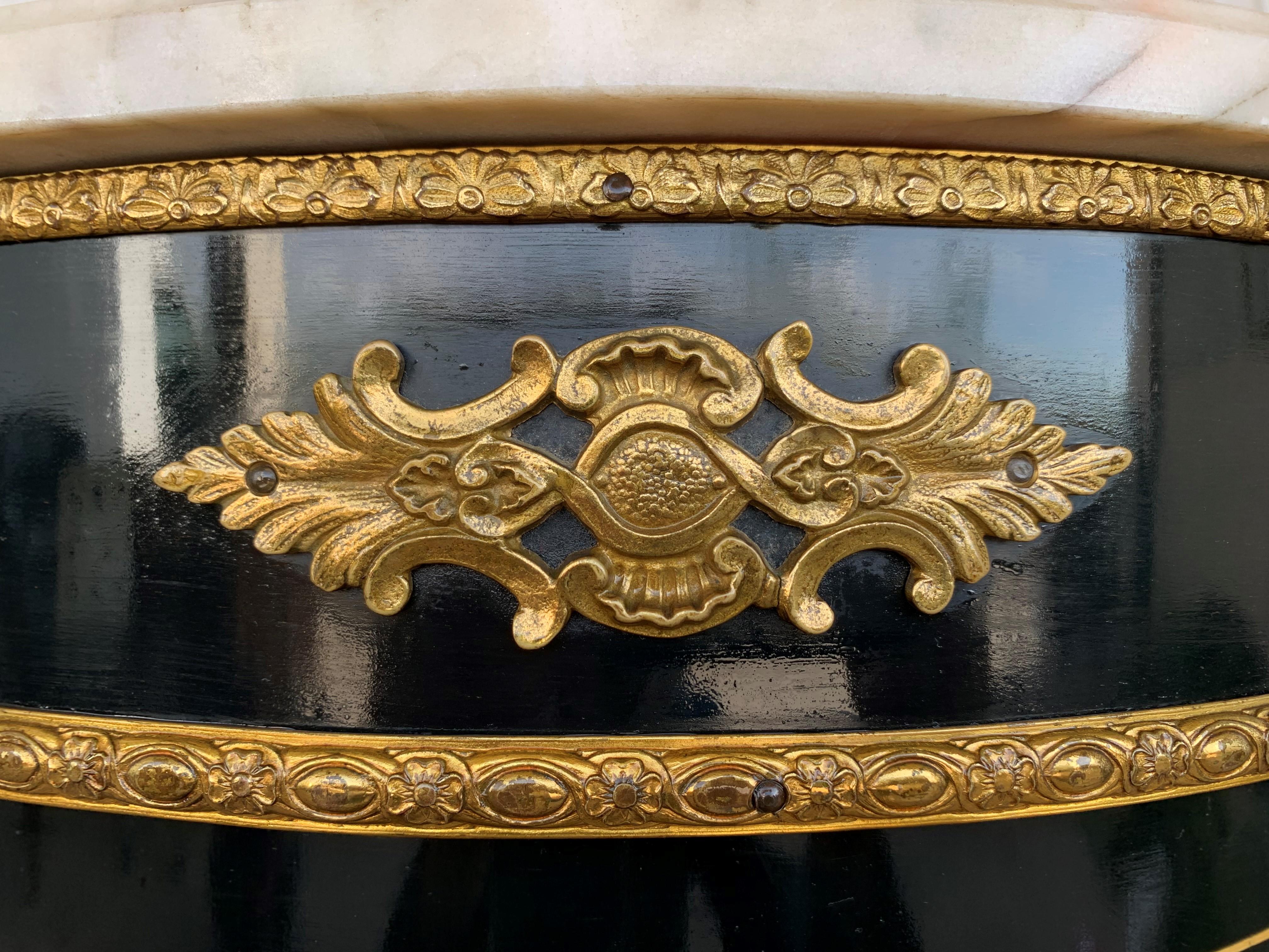 Meuble de rangement français avec plateau en pierre monté sur bronze doré, 19ème siècle en vente 4