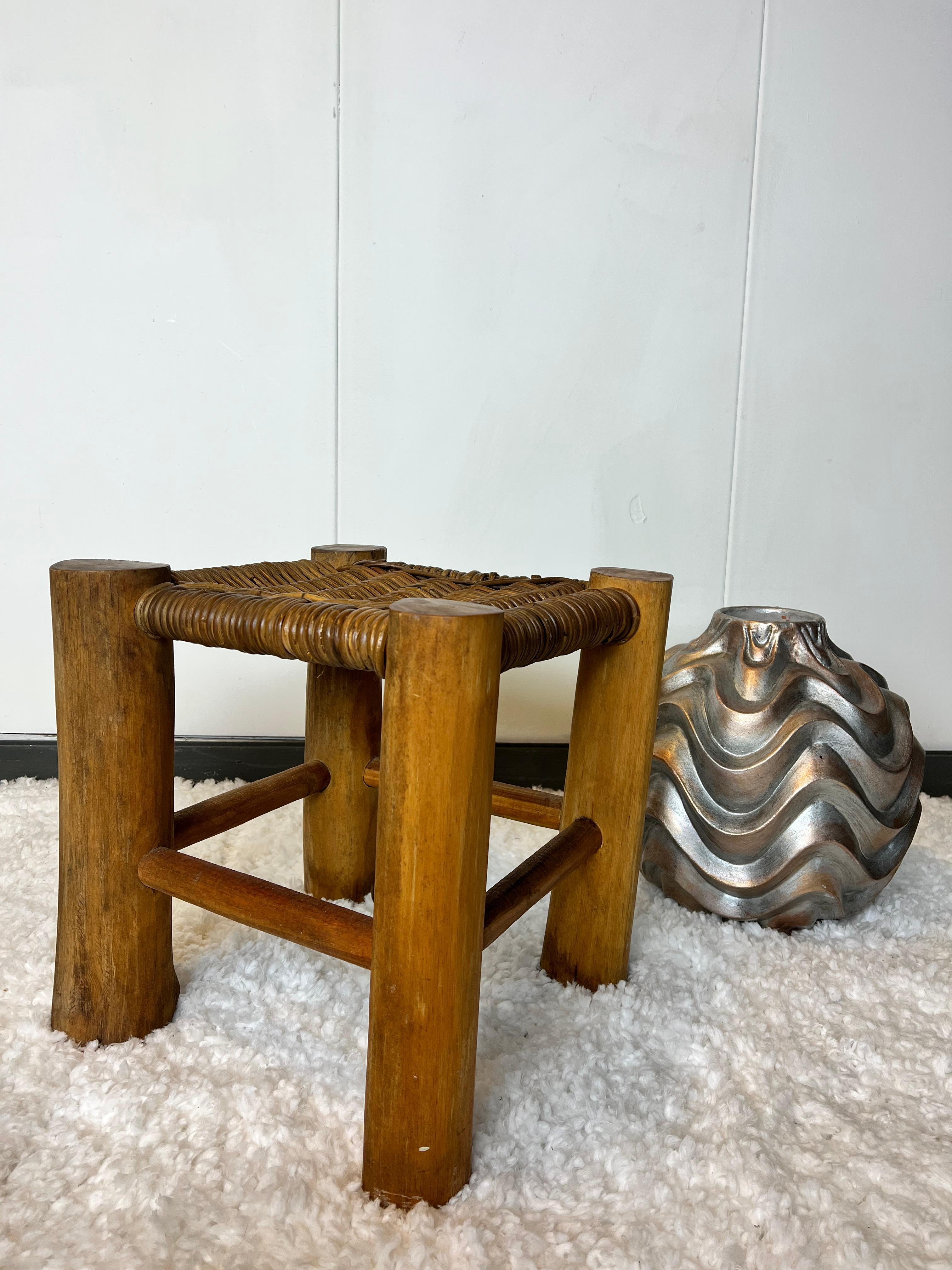 Brutalist French stool in solid elm and rattan, 1950 For Sale