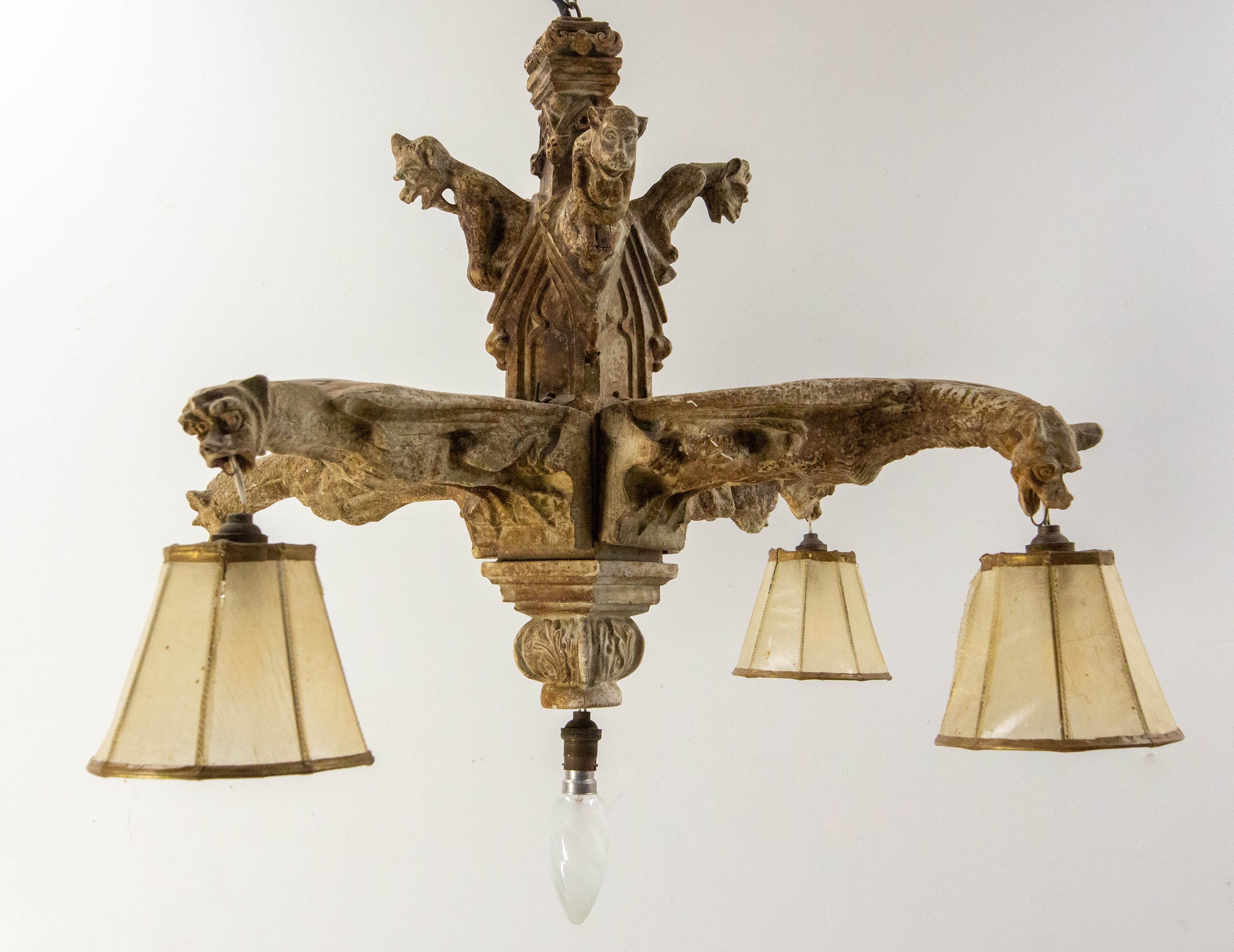 Francese Lampadario a soffitto in stucco francese con otto gargoyles, circa 1850 in vendita
