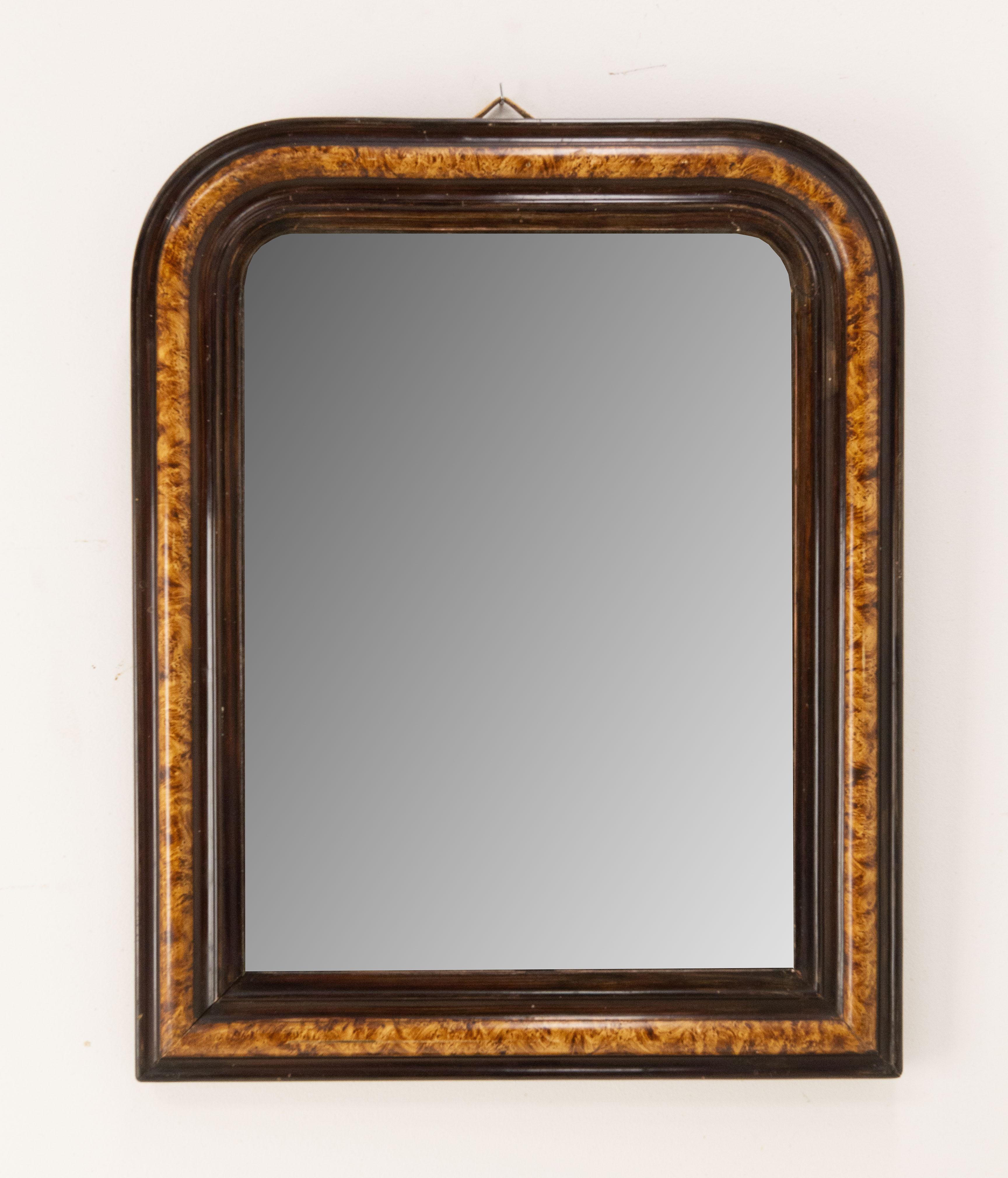 Napoléon III Stucco mirror,
Ebony imitation and burl.
The mirror has been changed.
Good antique condition.

Shipping:
L 48,5 P 4 H 60.5 9,5 KG.