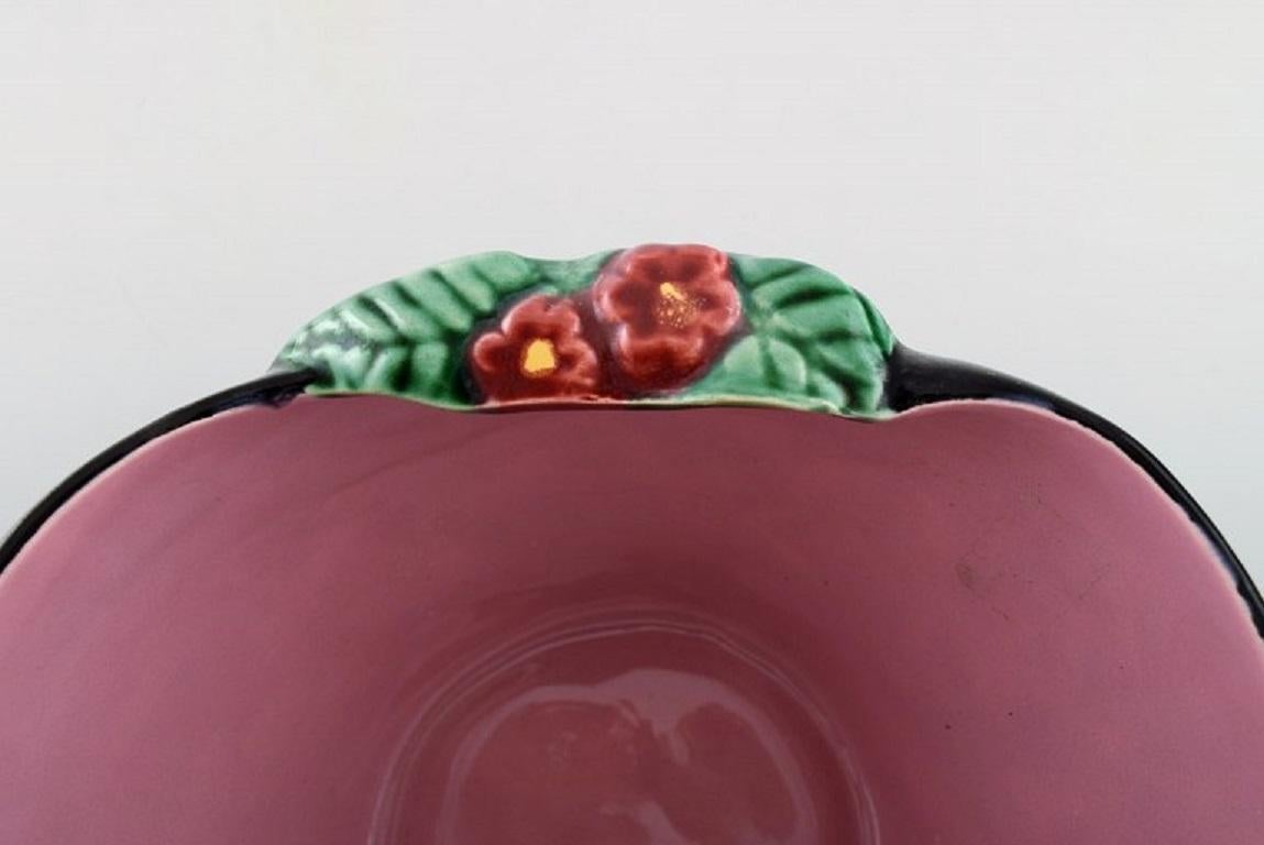 French Studio Ceramicist, Bowl in Glazed Ceramics Modelled with Flowers In Excellent Condition For Sale In Copenhagen, DK