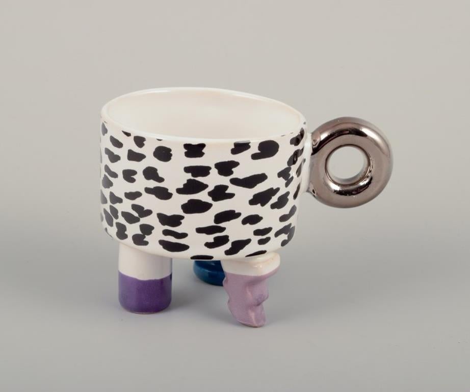 Ceramista de taller francés. Cuatro pares de tazas de café en loza Posmoderno en venta